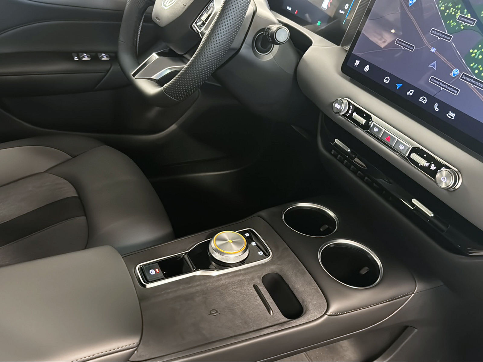 MG 4 EV 64kWh Premium-image-28