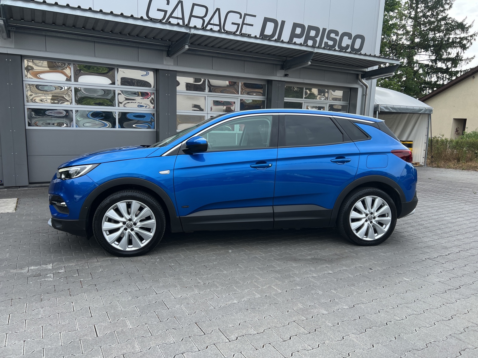 OPEL Grandland X 1.6 Hybrid4 Ultimate Automatik-image-1