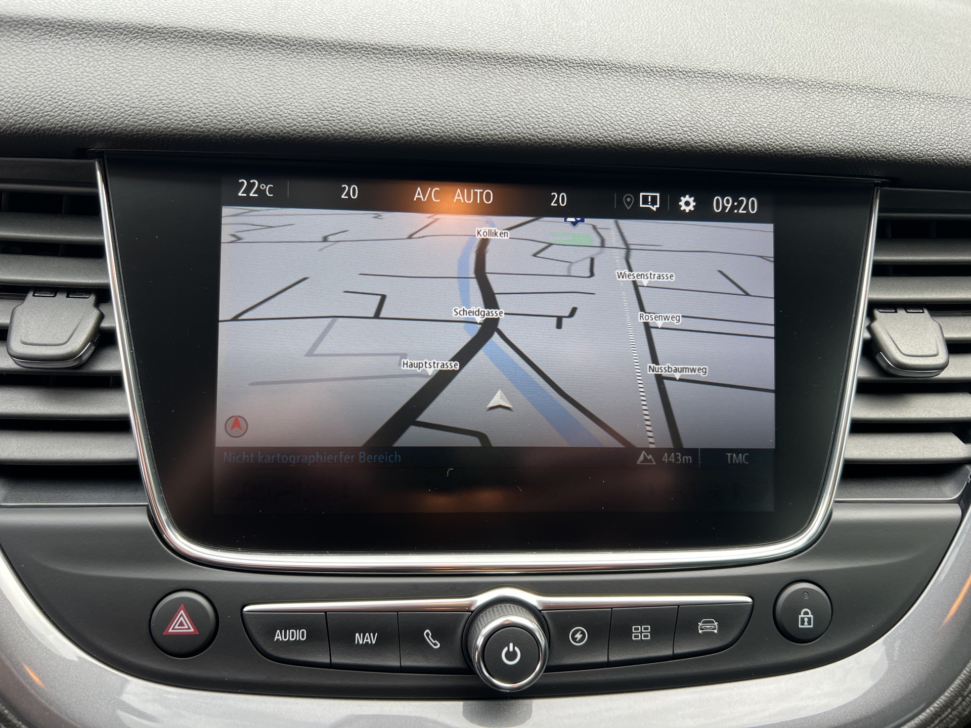 OPEL Grandland X 1.6 Hybrid4 Ultimate Automatik-image-12