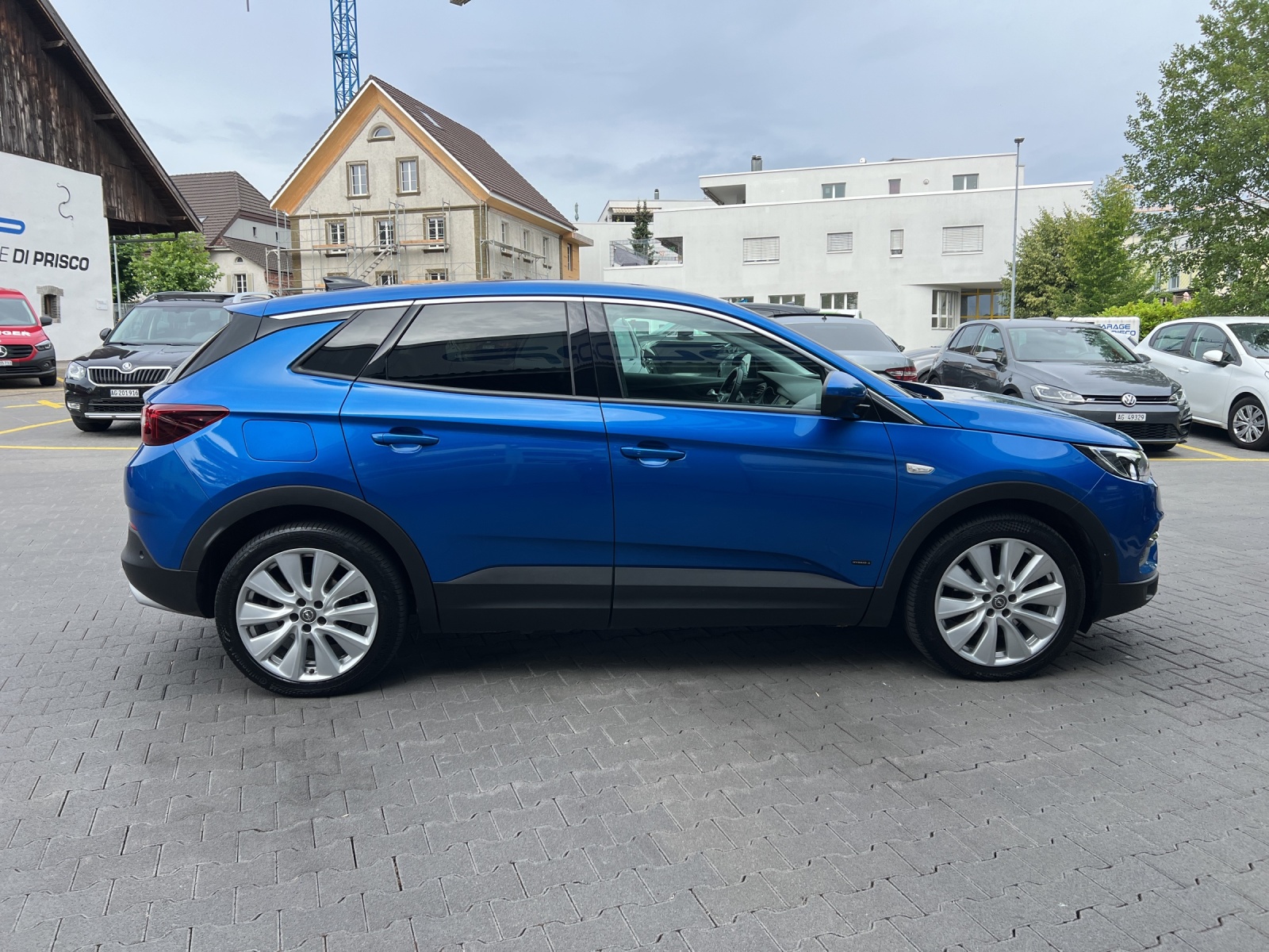 OPEL Grandland X 1.6 Hybrid4 Ultimate Automatik-image-4