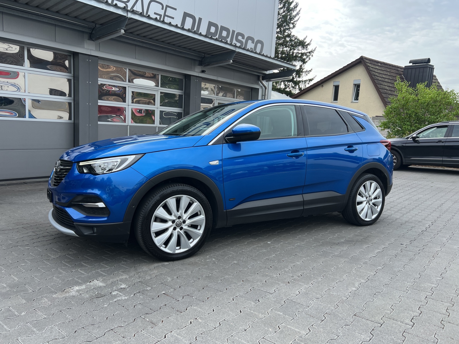 OPEL Grandland X 1.6 Hybrid4 Ultimate Automatik-image-0