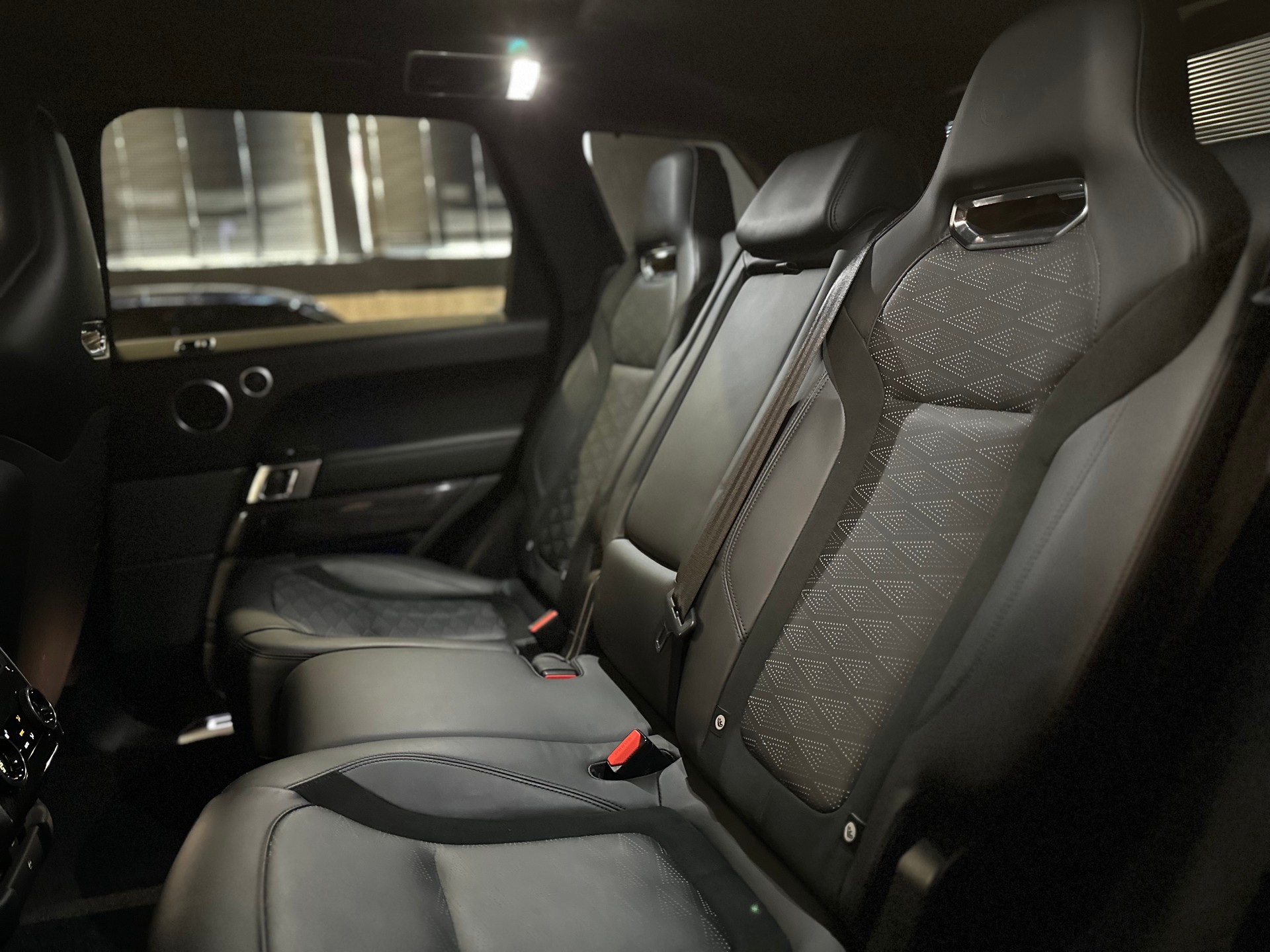 LAND ROVER Range Rover Sport 575 5.0 V8 S/C SVR Carbon Automatic-image-20