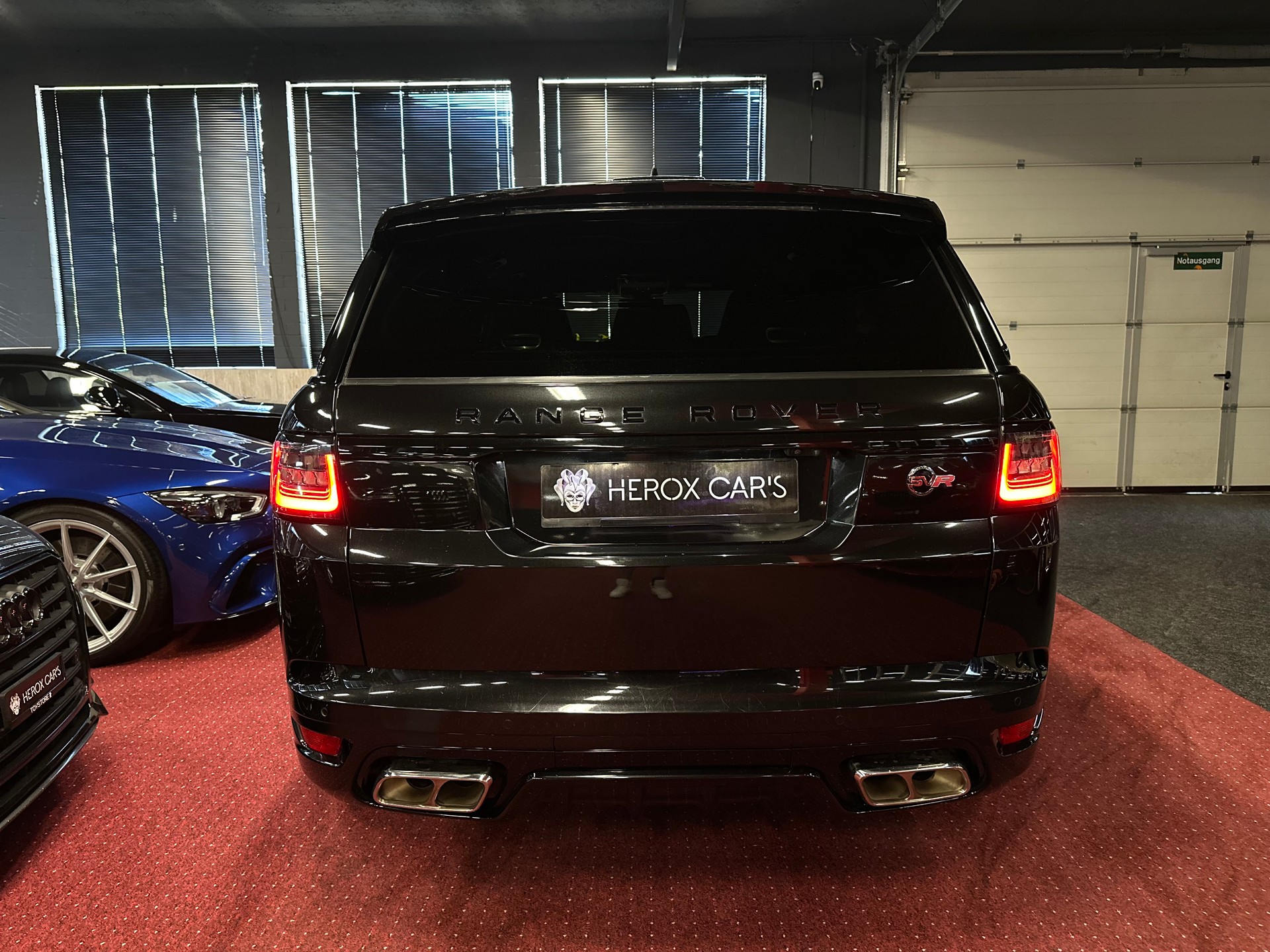 LAND ROVER Range Rover Sport 575 5.0 V8 S/C SVR Carbon Automatic-image-6