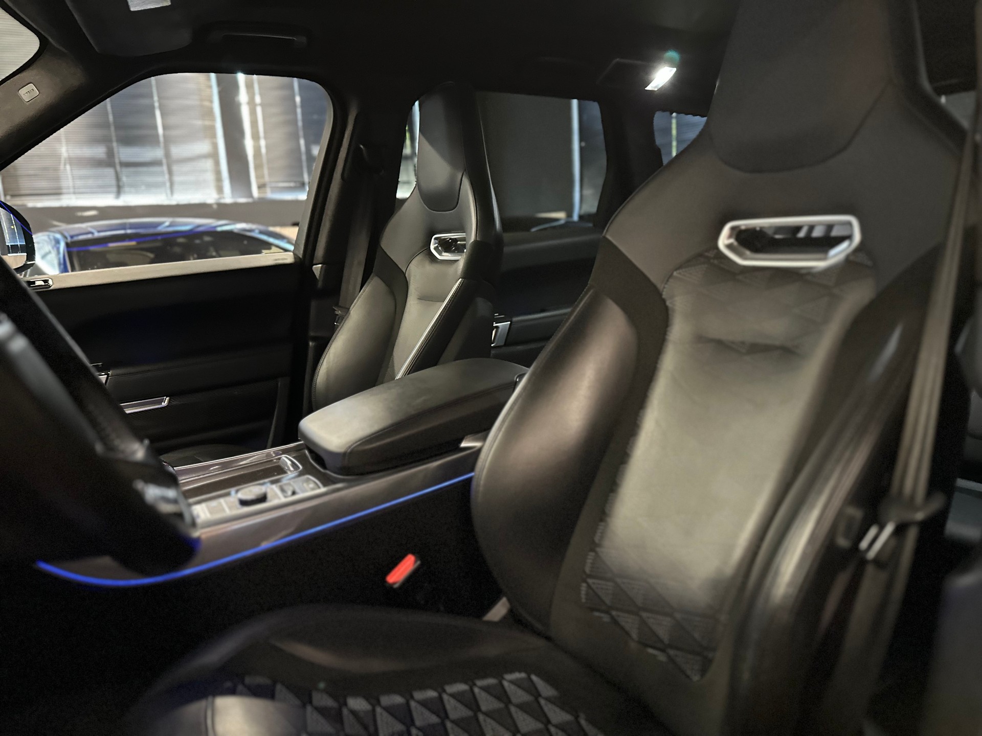 LAND ROVER Range Rover Sport 575 5.0 V8 S/C SVR Carbon Automatic-image-18