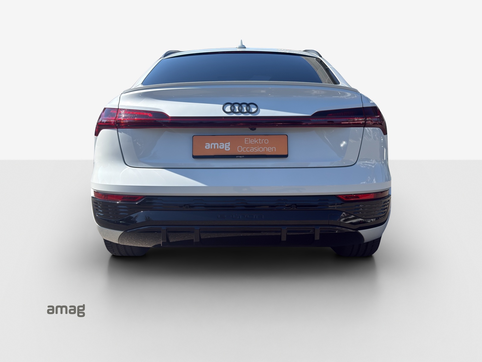 AUDI Q8 Sportback 55 e-tron S line quattro-image-4