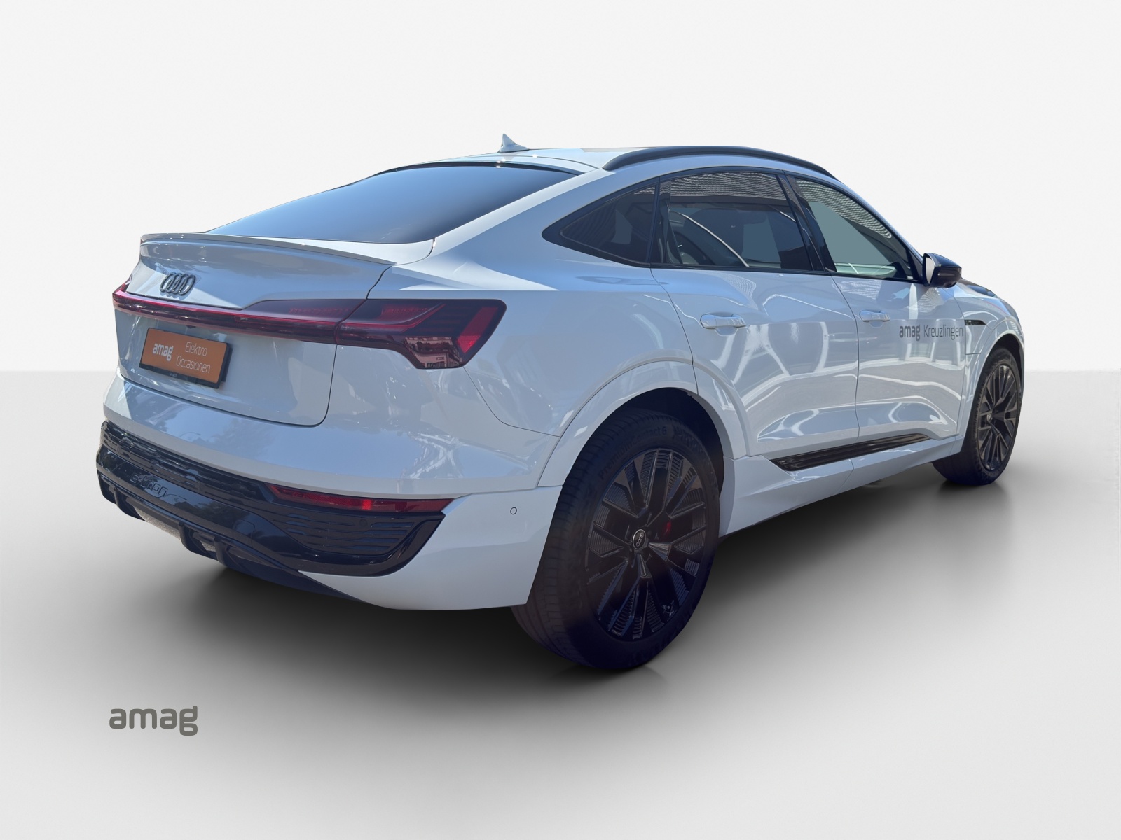 AUDI Q8 Sportback 55 e-tron S line quattro-image-5