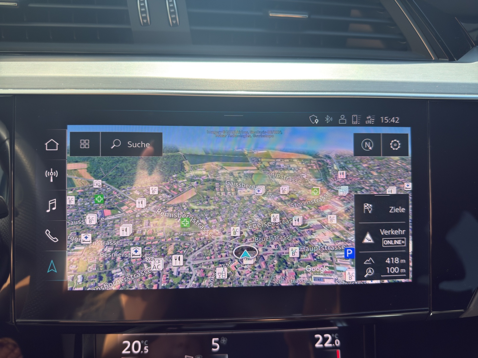 AUDI Q8 Sportback 55 e-tron S line quattro-image-16