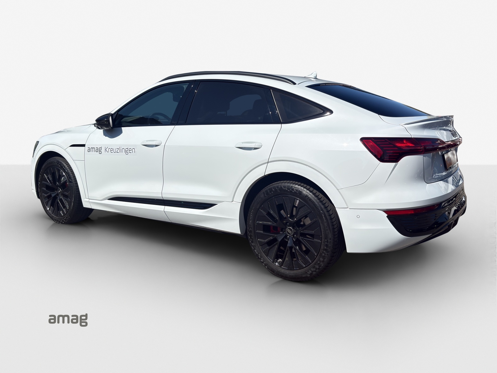 AUDI Q8 Sportback 55 e-tron S line quattro-image-2