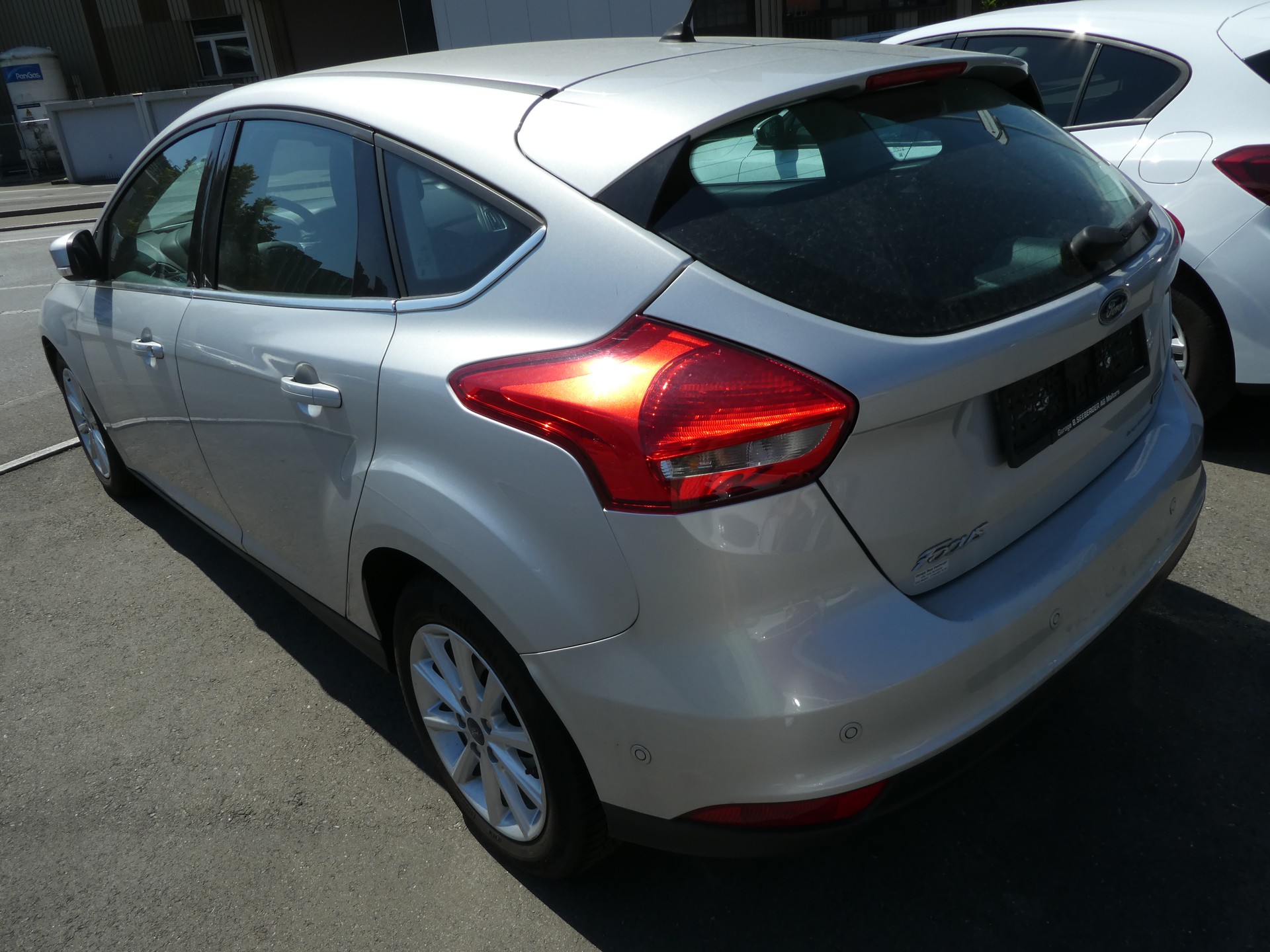 FORD Focus 1.0 SCTi Carving Automatic-image-2