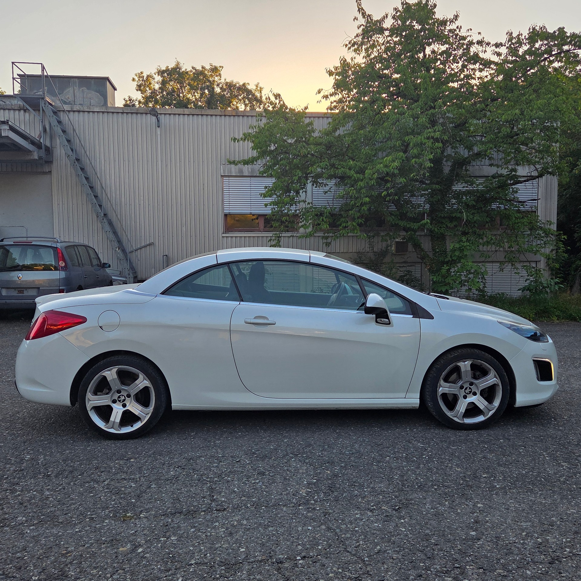 PEUGEOT 308 CC 1.6 16V Turbo Allure Automatic-image-4
