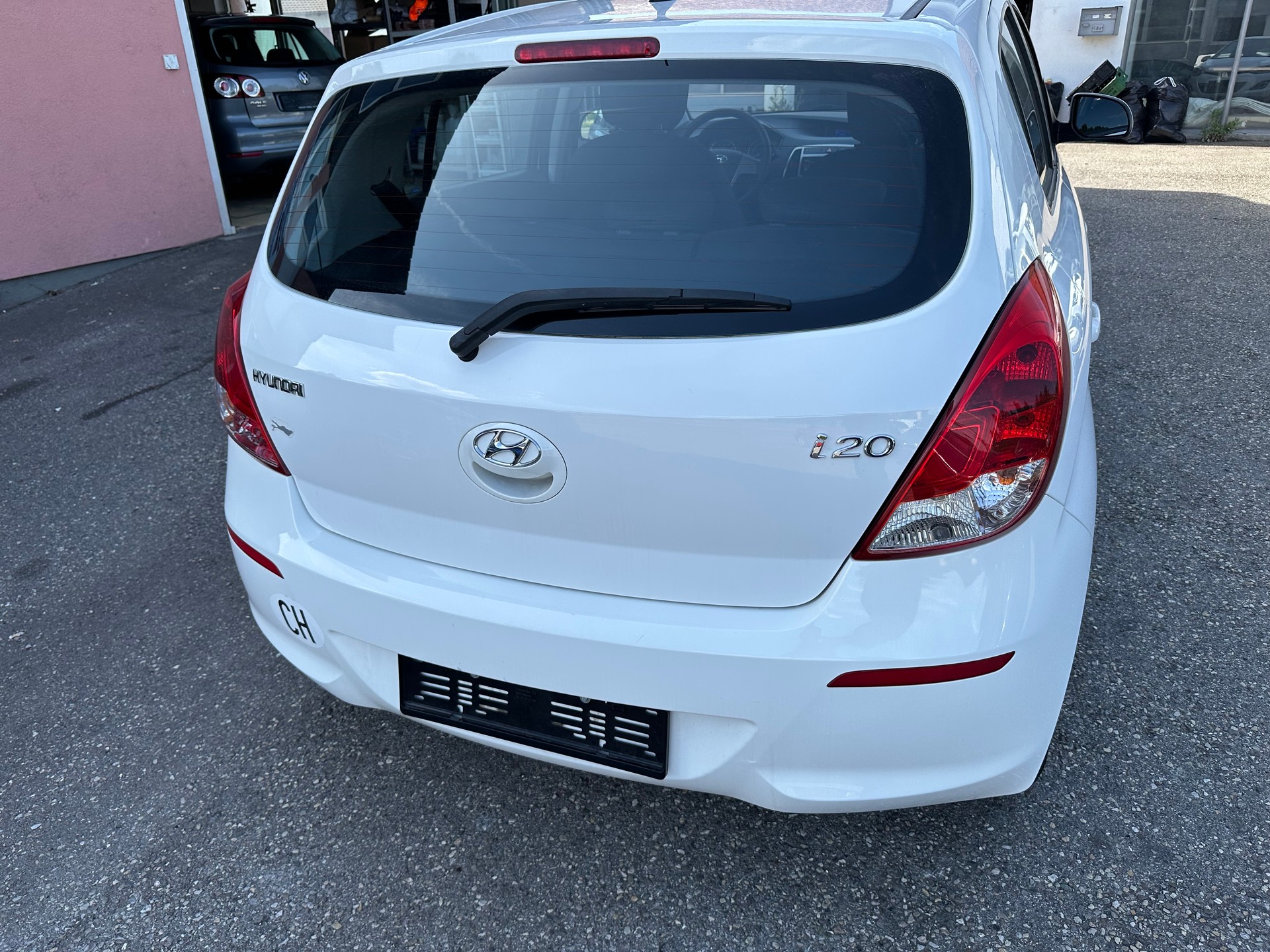 HYUNDAI i20-image-5