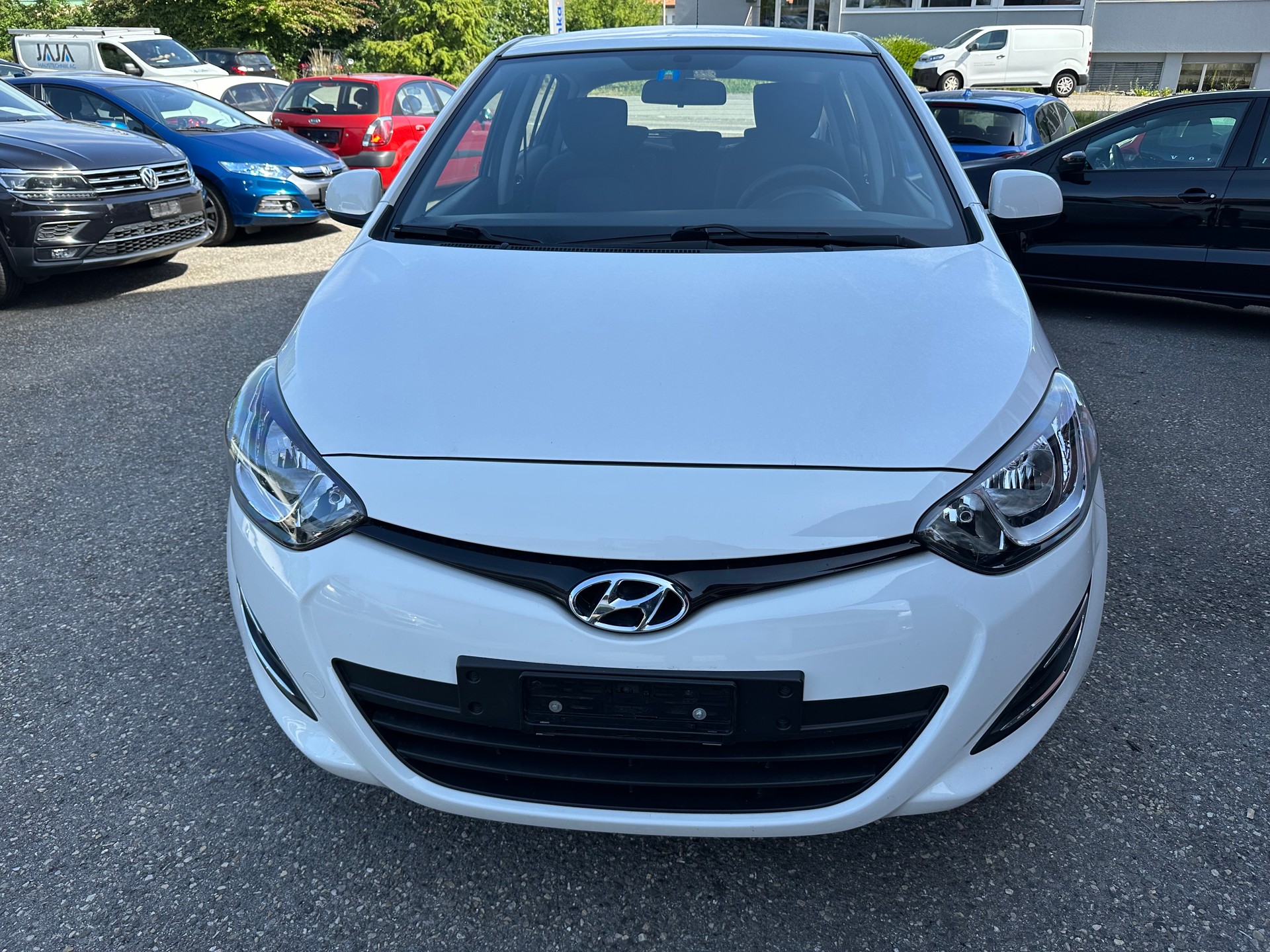 HYUNDAI i20-image-0