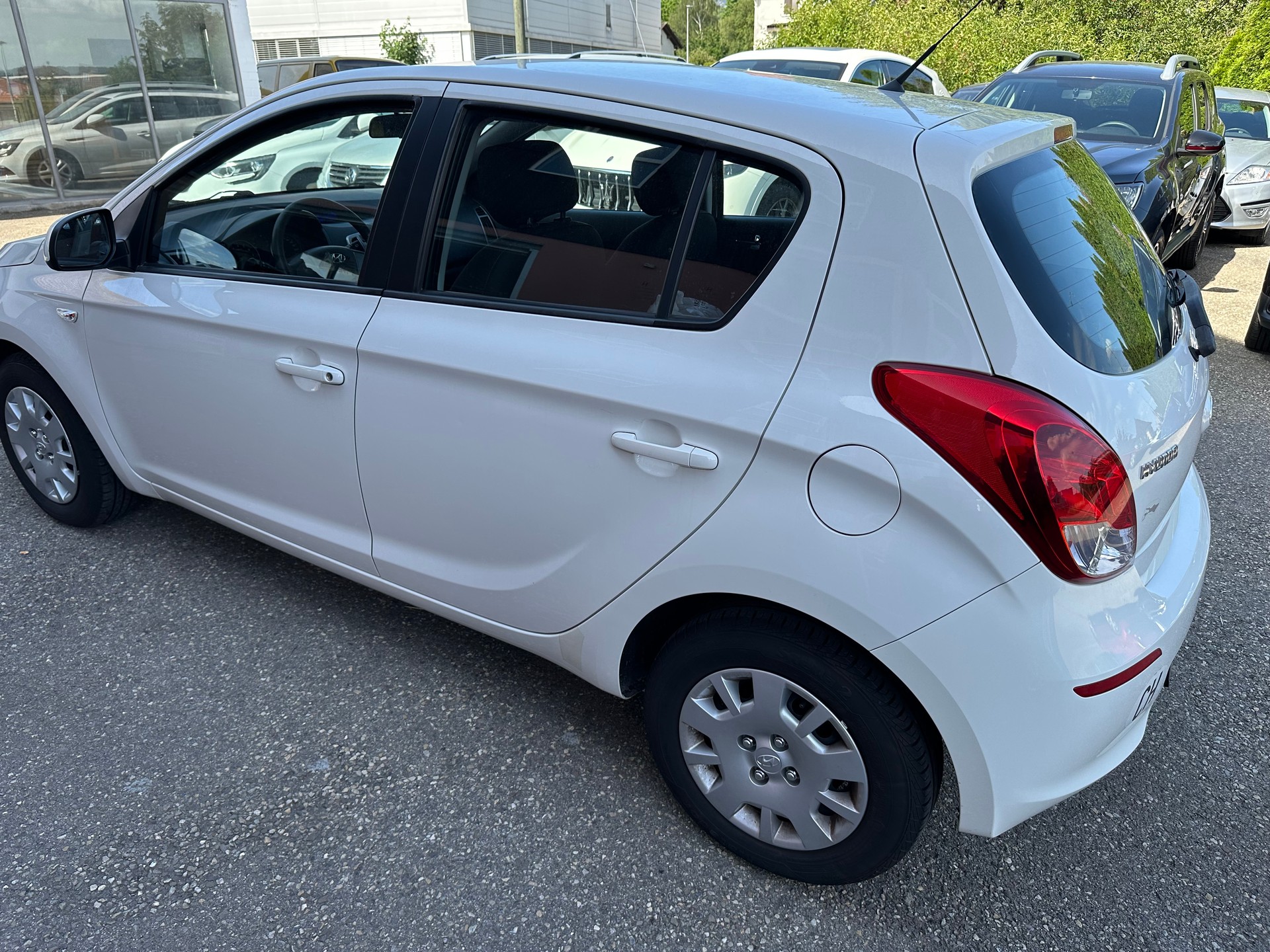 HYUNDAI i20-image-4