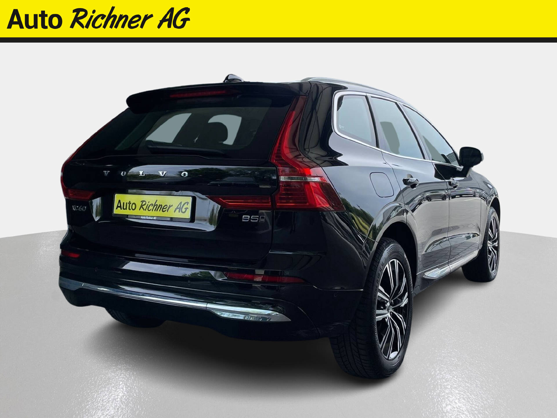 VOLVO XC60 2.0 B5 MH Inscription AWD-image-3