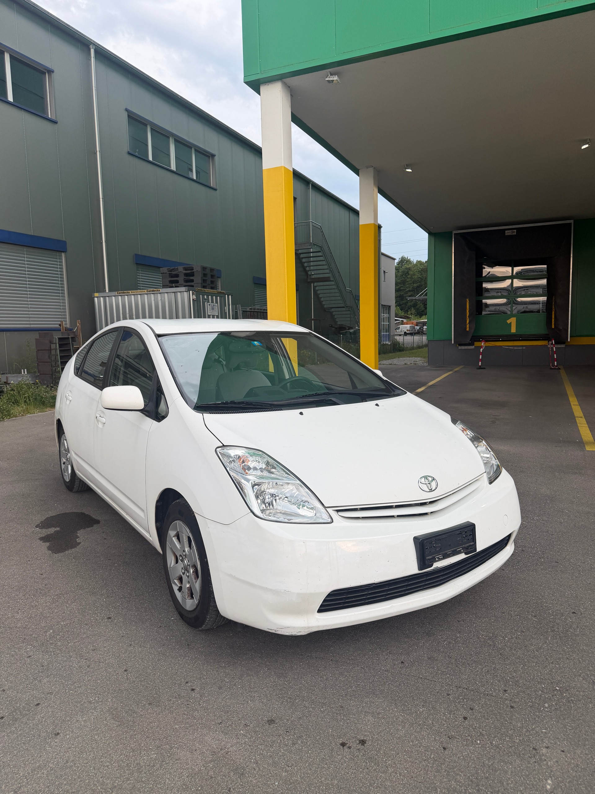 TOYOTA Prius 1.5 16V Hybrid-image-0