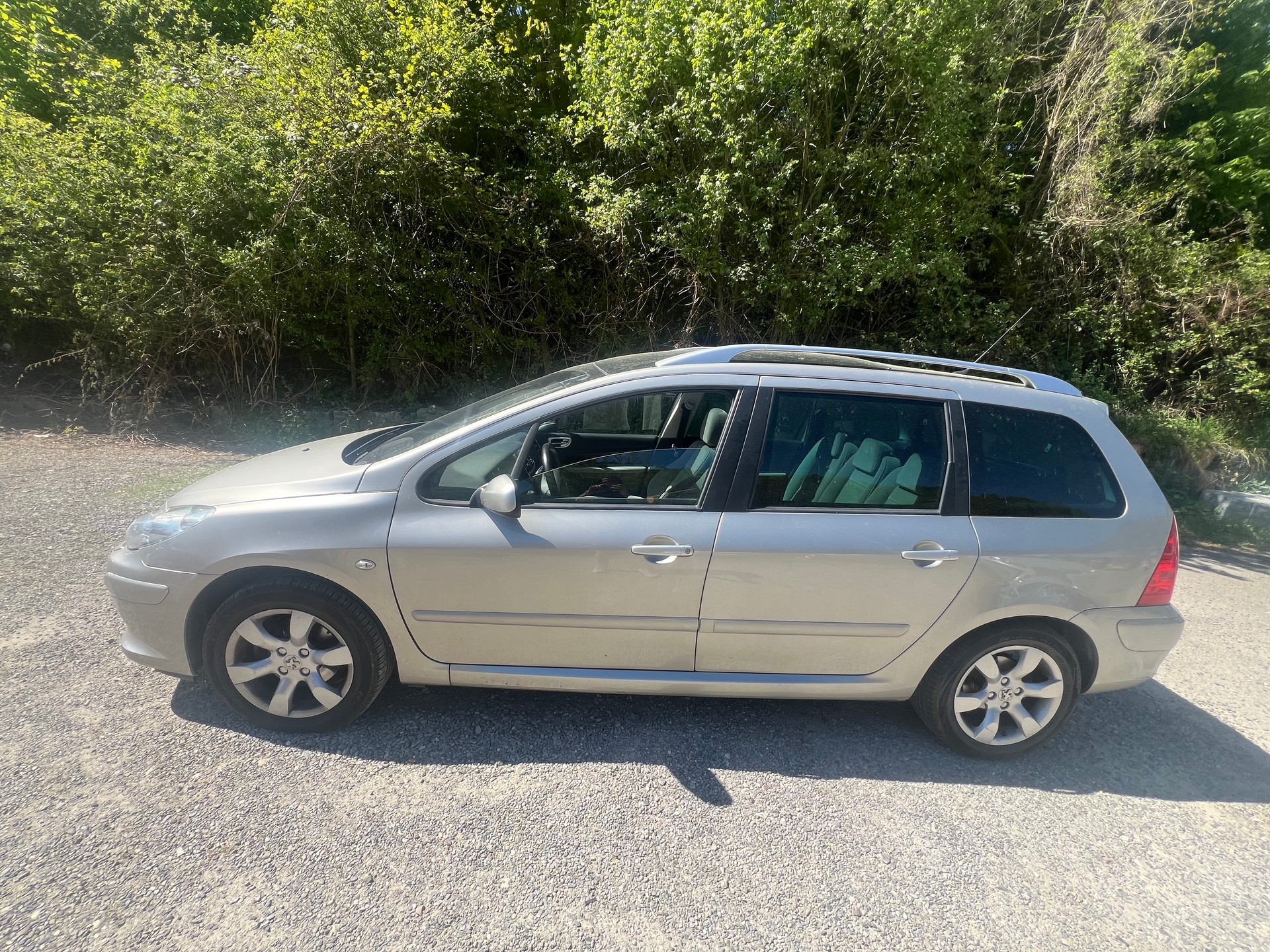 PEUGEOT 307 SW 2.0 16V Premium-image-7