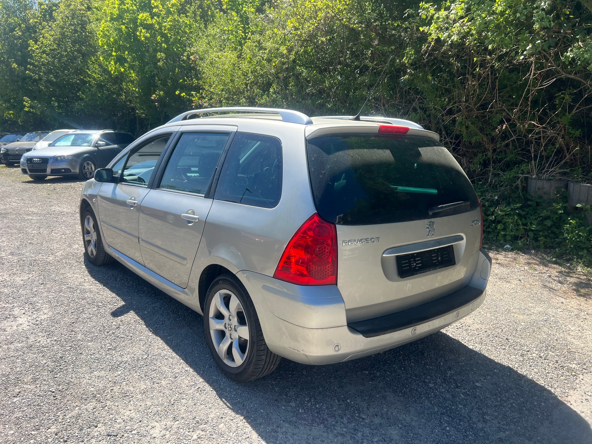 PEUGEOT 307 SW 2.0 16V Premium-image-4
