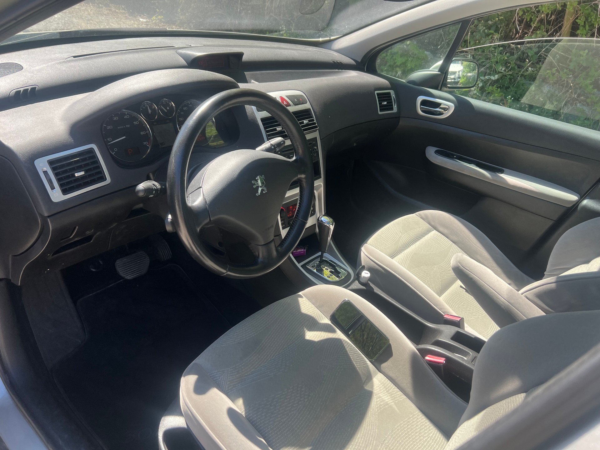 PEUGEOT 307 SW 2.0 16V Premium-image-8