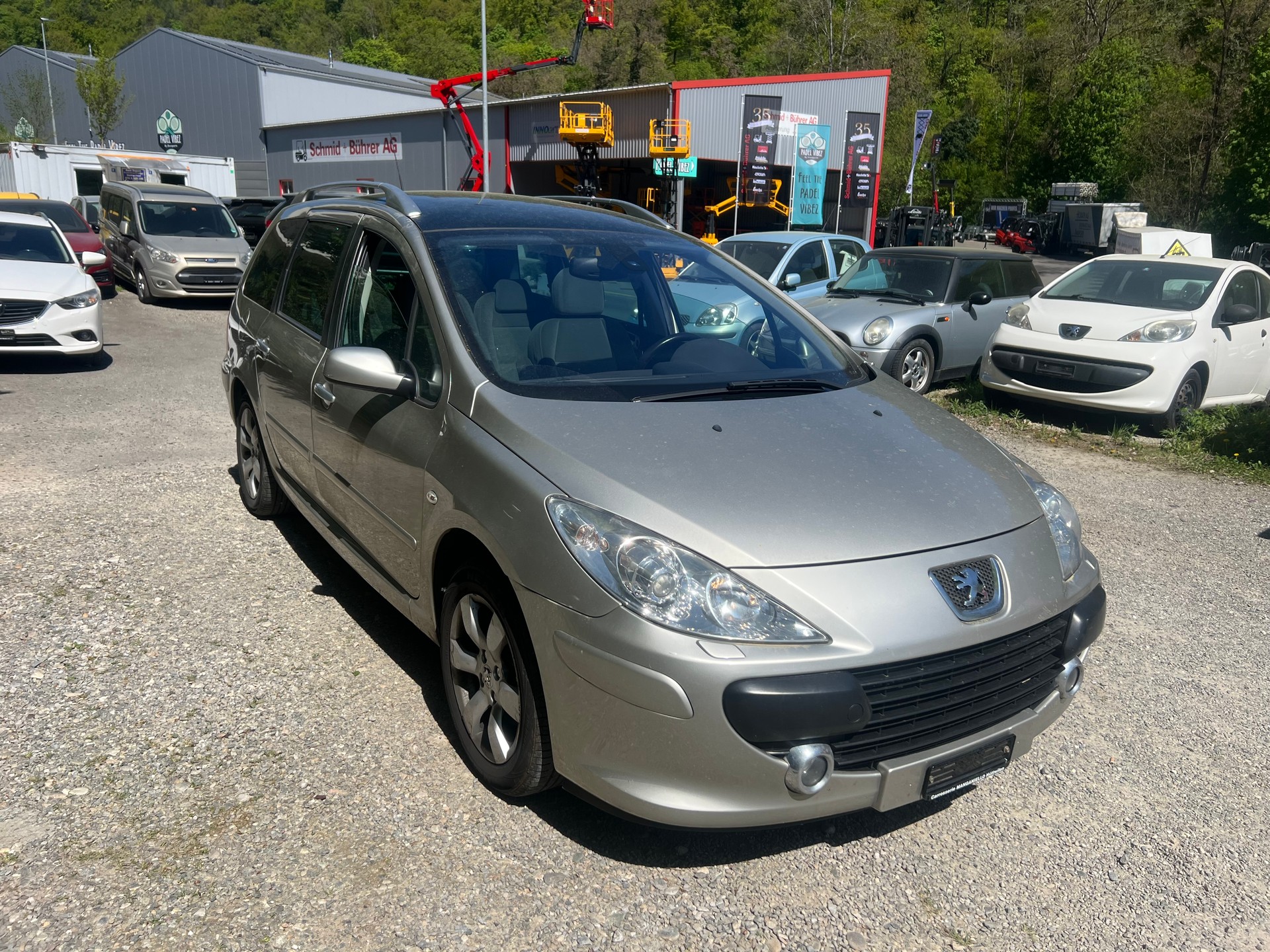 PEUGEOT 307 SW 2.0 16V Premium-image-0