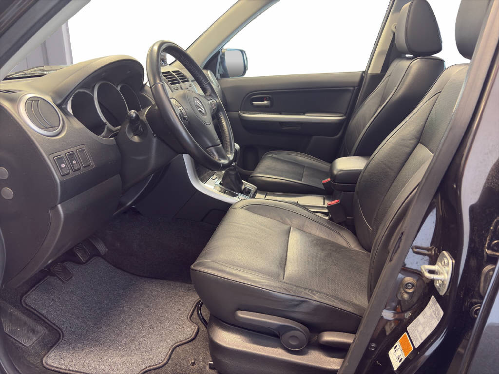 SUZUKI Grand Vitara Wagon 2.4 VVT GL Top S.Cellano 4x4-image-3