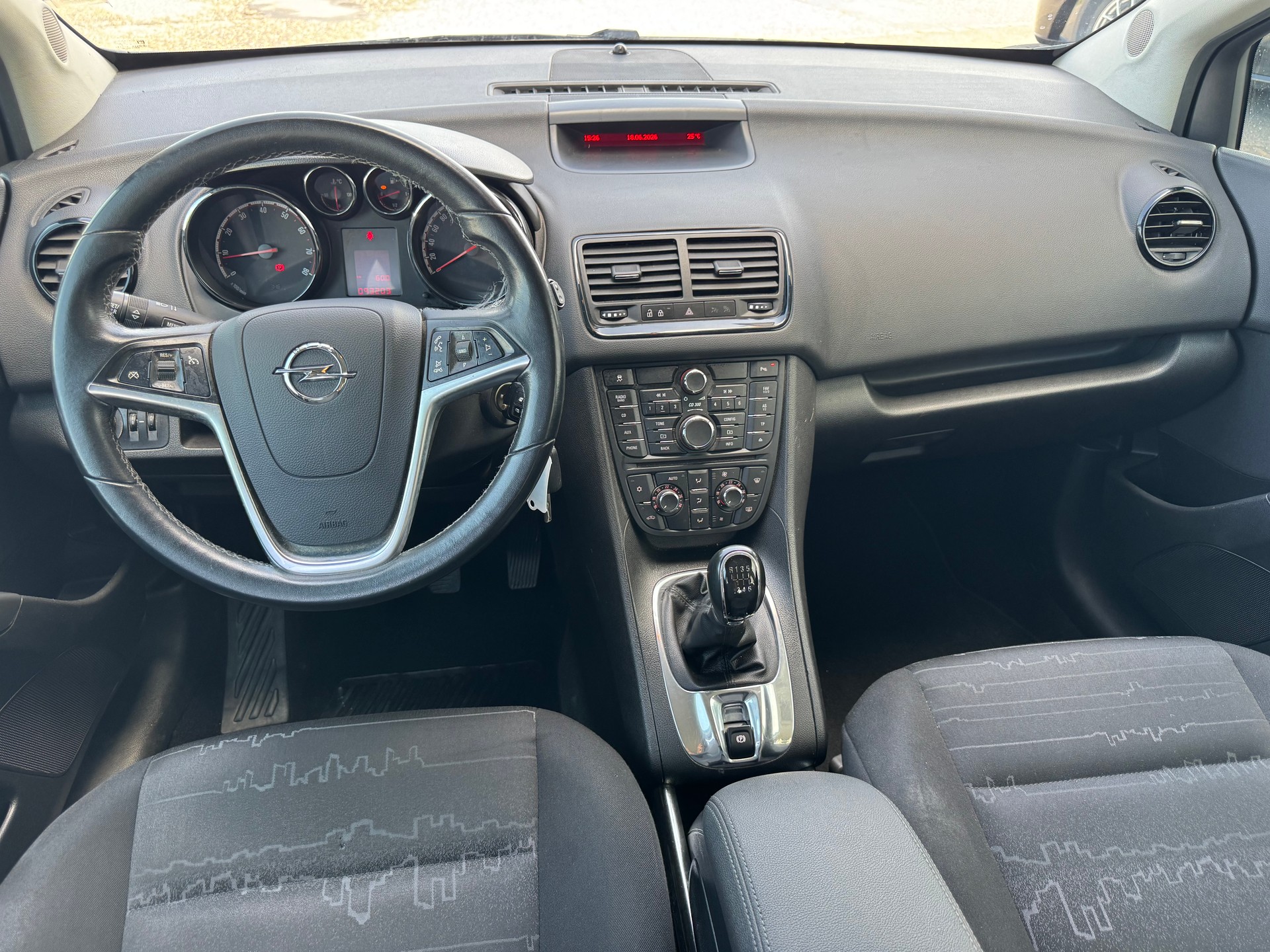 OPEL Meriva 1.4 Turbo Anniversary Edition-image-8