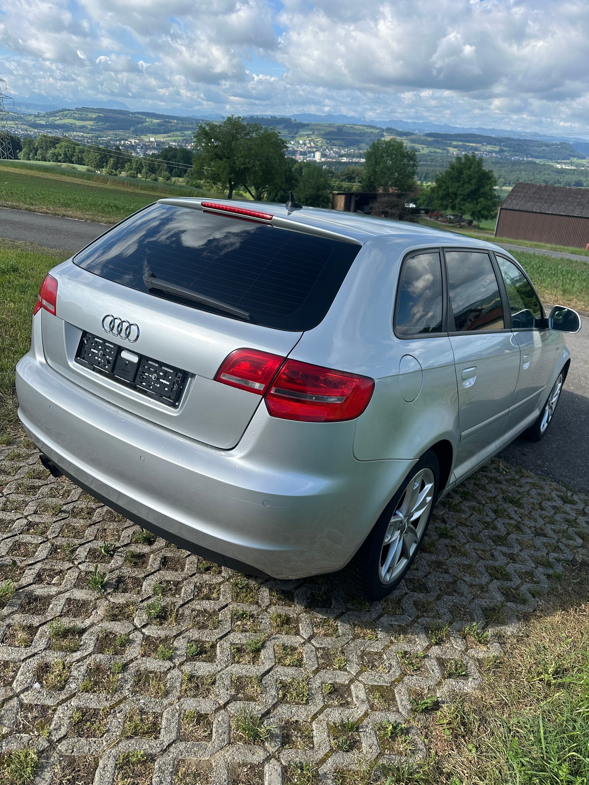AUDI A3 Sportback 1.8 TFSI Ambiente S-tronic-image-1