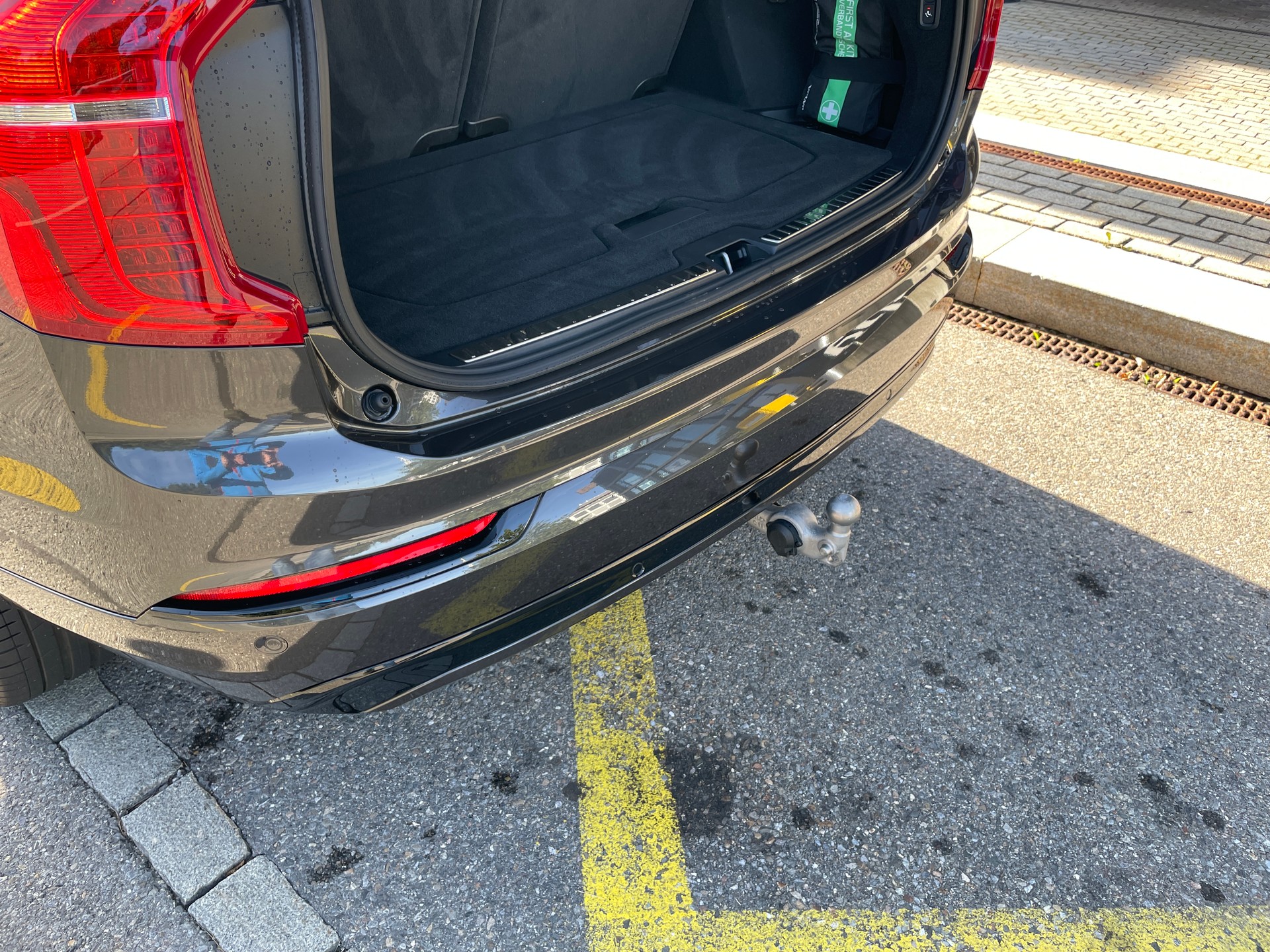 VOLVO XC90 B5 Diesel Mild Hybrid AWD Ultimate Dark Geartronic, 7-Sitzer, Vollausstattun-showroom-element-3