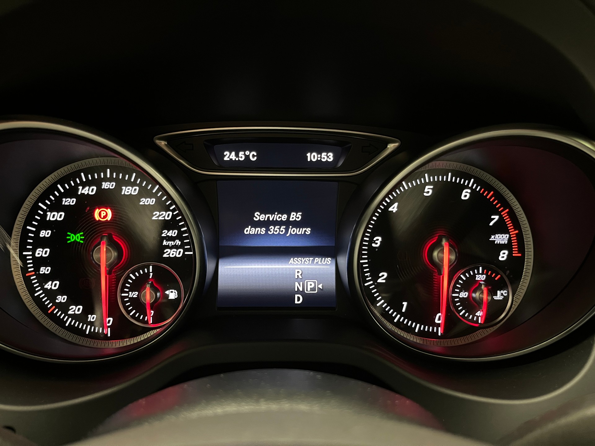 MERCEDES-BENZ GLA 220 AMG Line 4Matic 7G-DCT-image-28