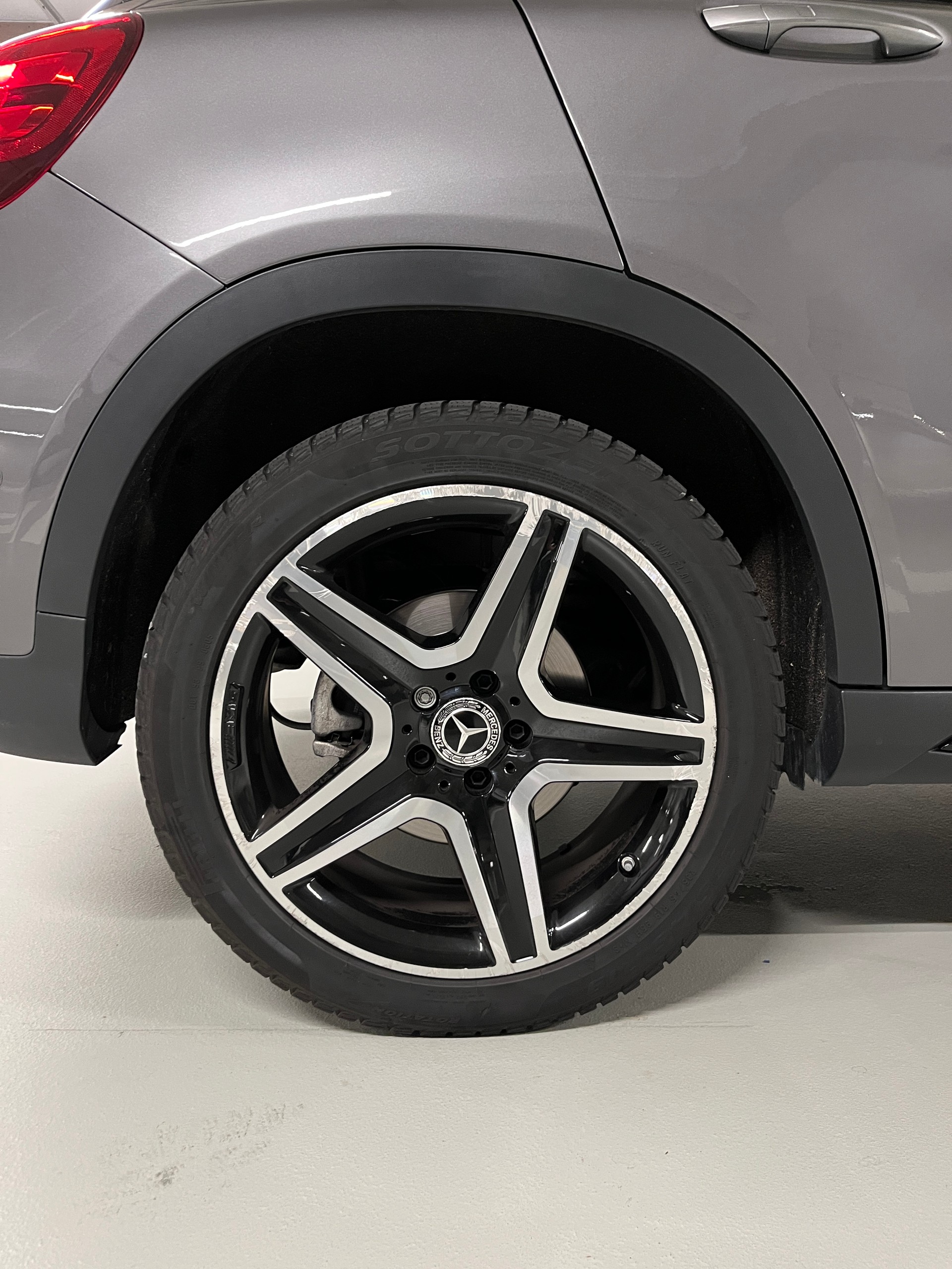 MERCEDES-BENZ GLA 220 AMG Line 4Matic 7G-DCT-image-23