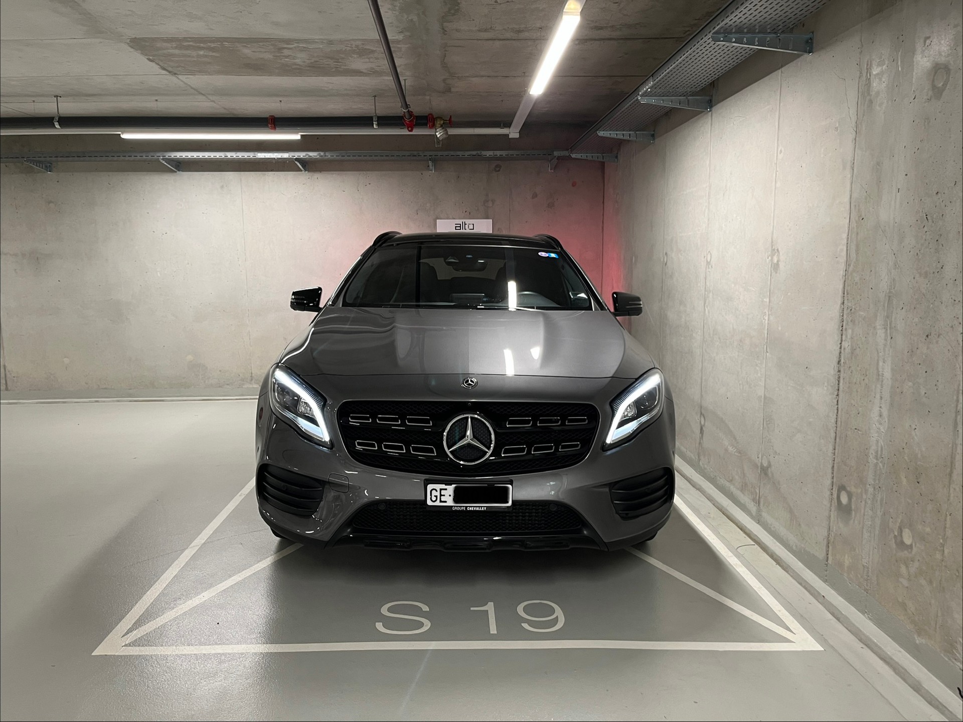 MERCEDES-BENZ GLA 220 AMG Line 4Matic 7G-DCT-image-6