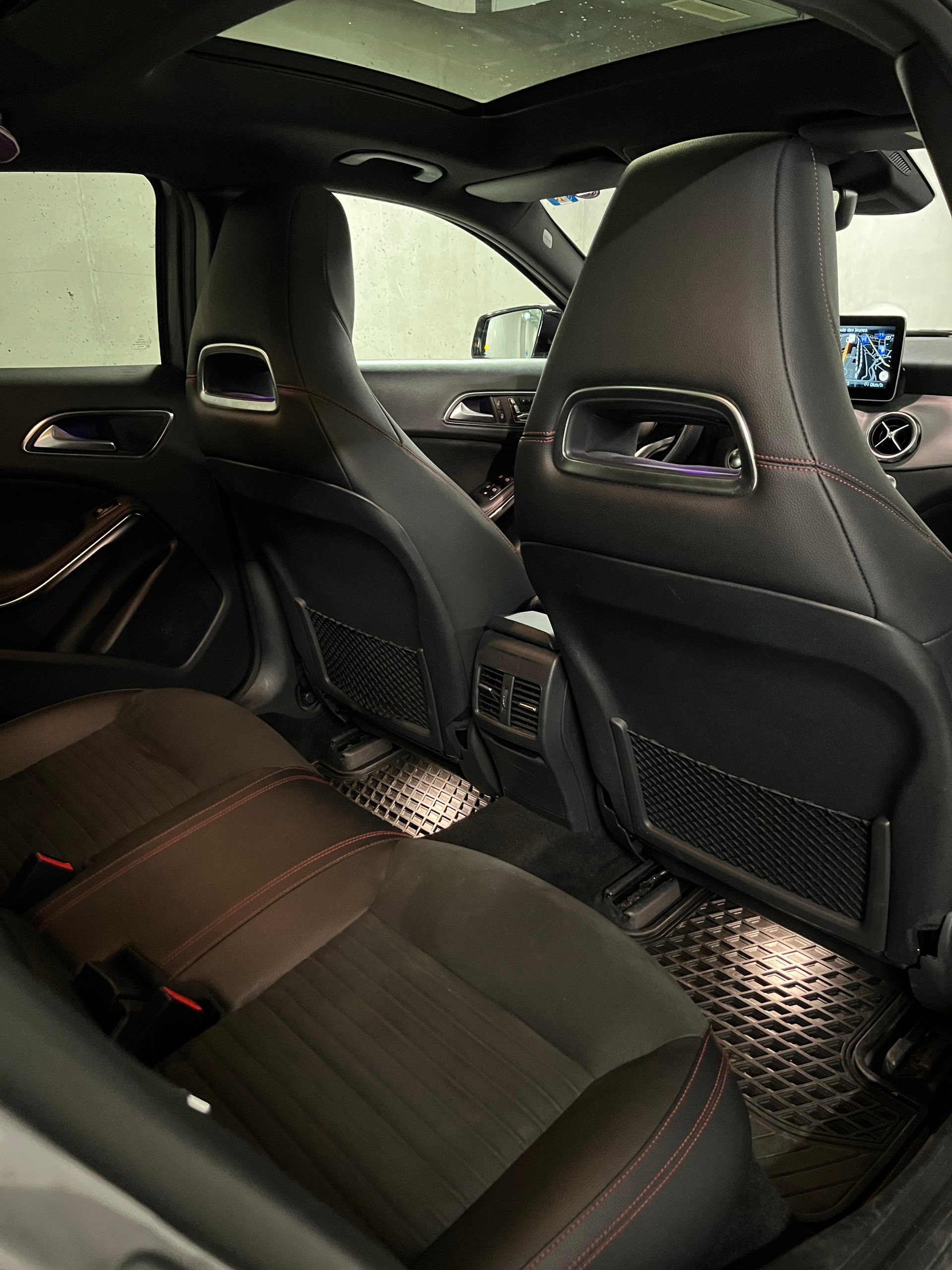 MERCEDES-BENZ GLA 220 AMG Line 4Matic 7G-DCT-image-16