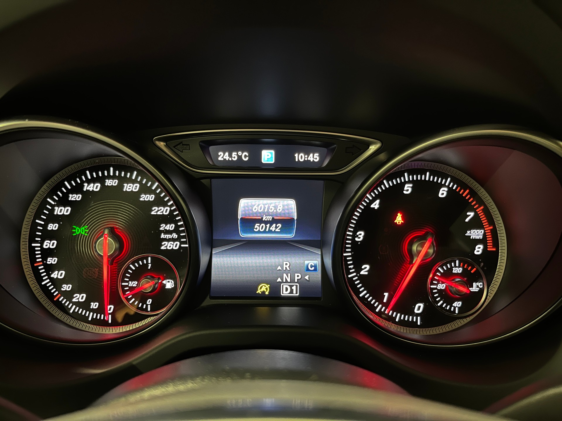 MERCEDES-BENZ GLA 220 AMG Line 4Matic 7G-DCT-image-29