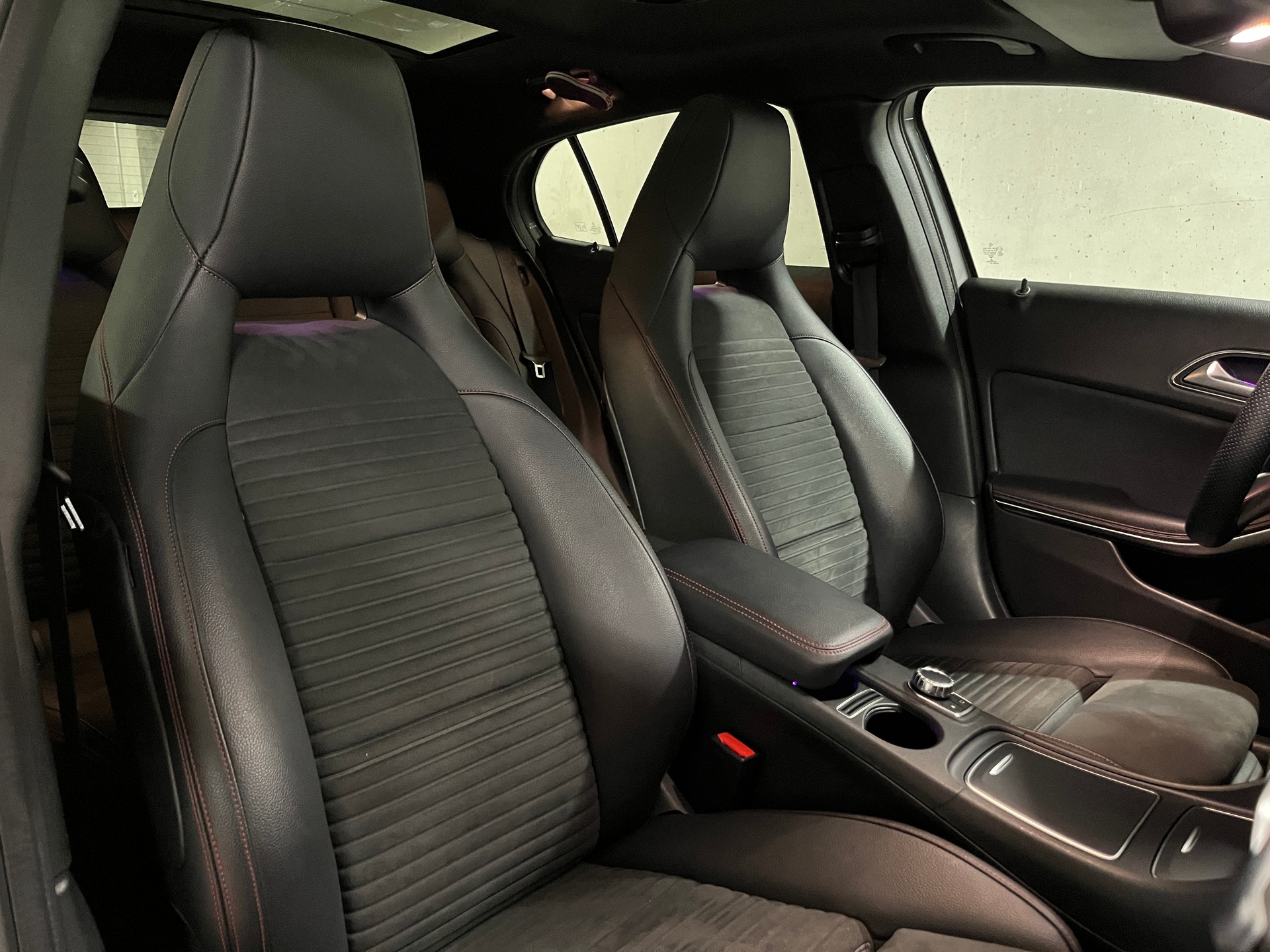 MERCEDES-BENZ GLA 220 AMG Line 4Matic 7G-DCT-image-19