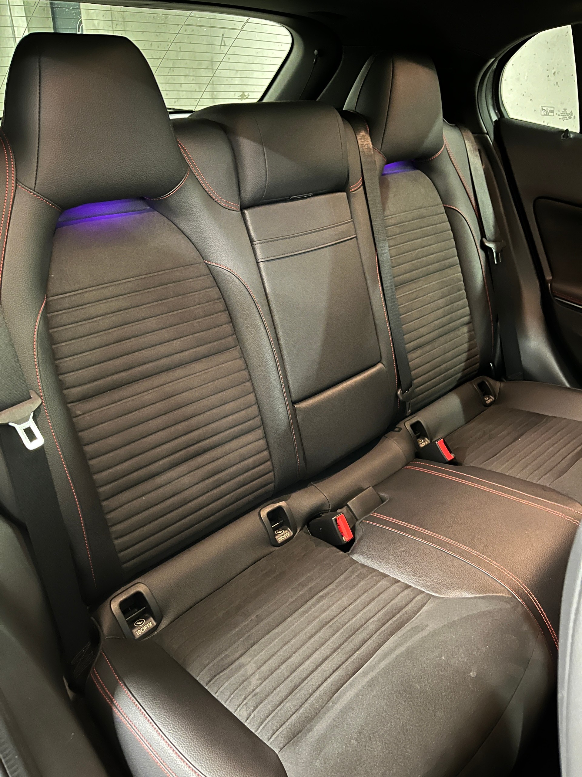MERCEDES-BENZ GLA 220 AMG Line 4Matic 7G-DCT-image-17