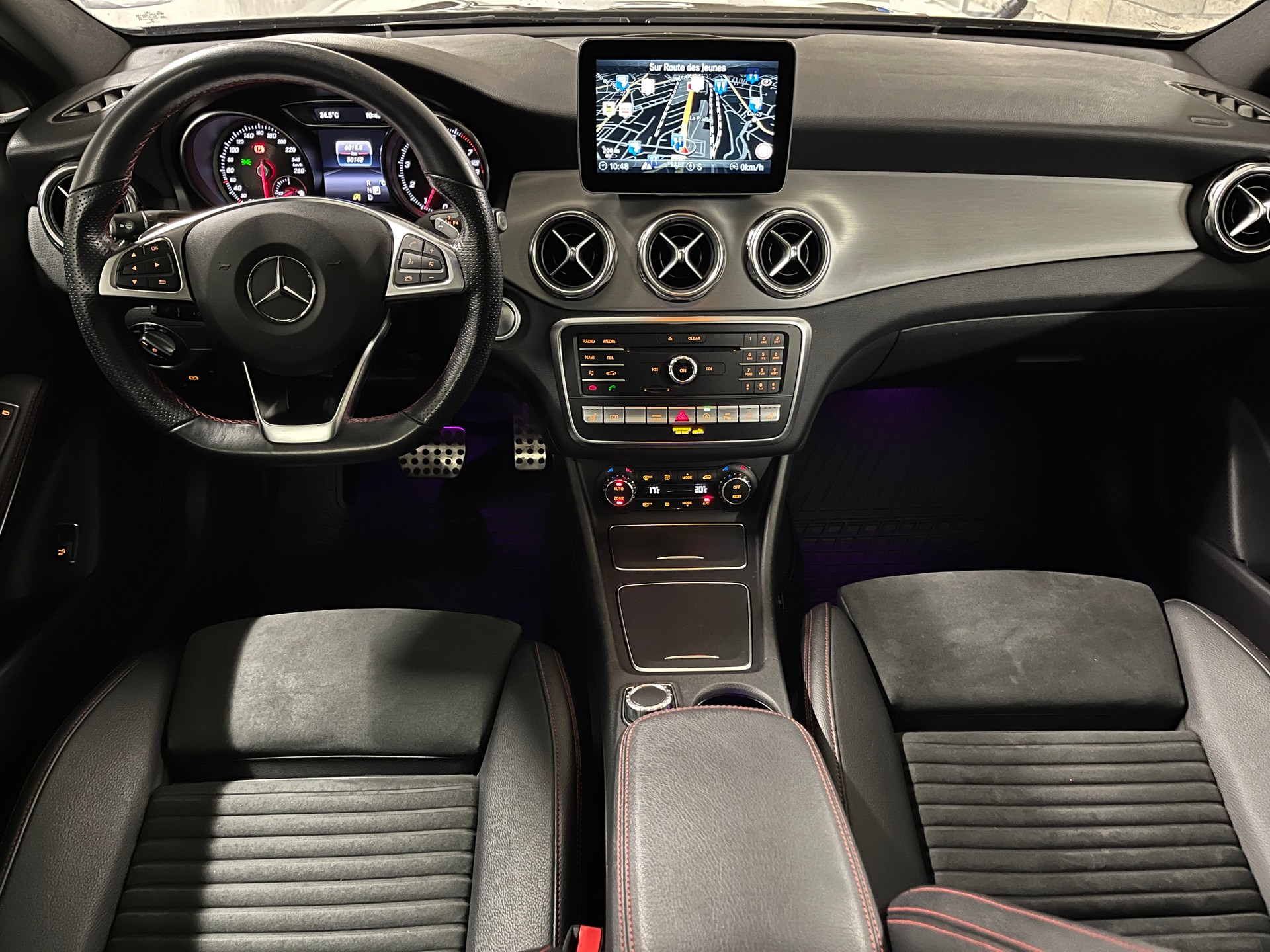 MERCEDES-BENZ GLA 220 AMG Line 4Matic 7G-DCT-image-8