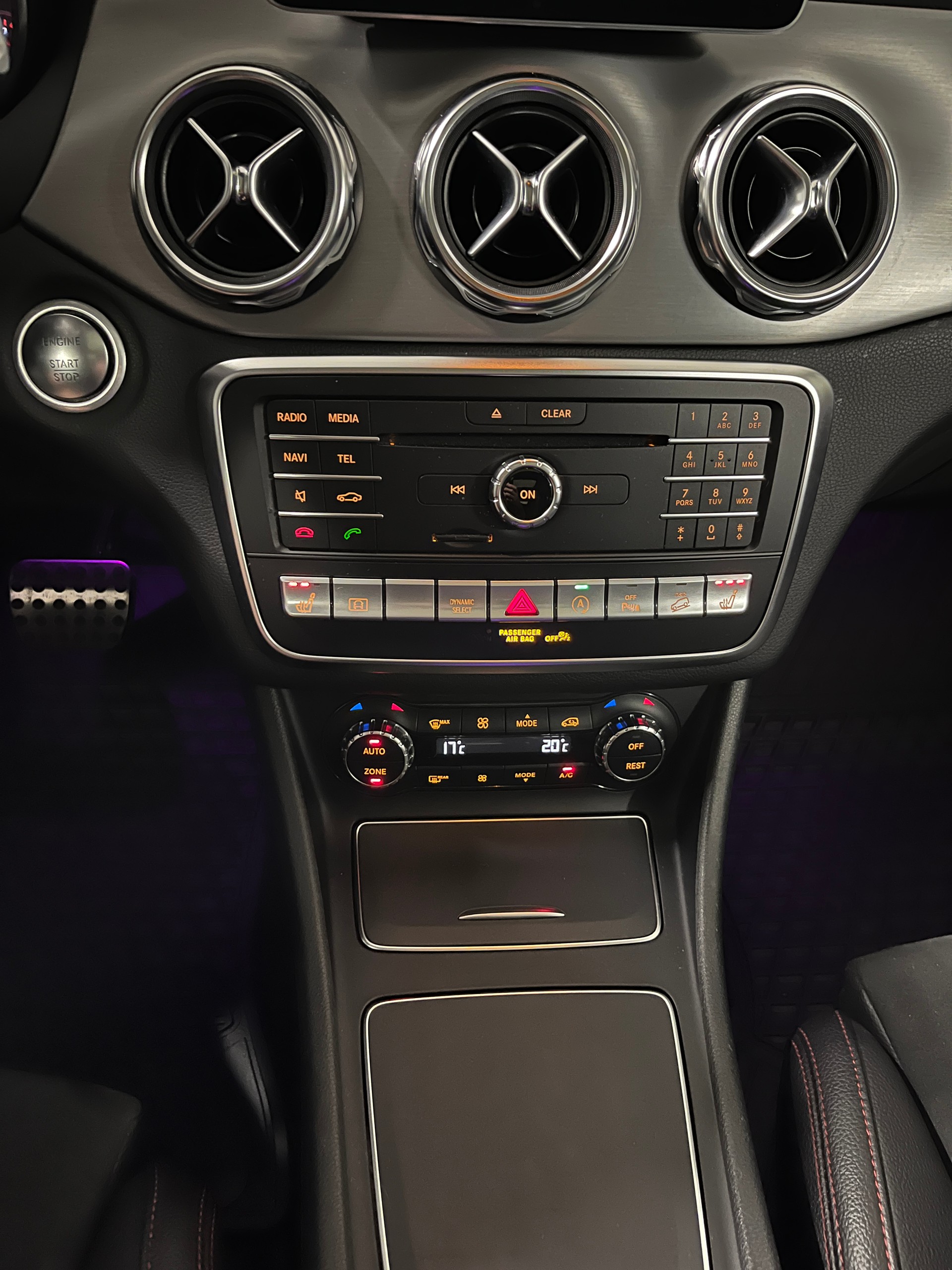 MERCEDES-BENZ GLA 220 AMG Line 4Matic 7G-DCT-image-9