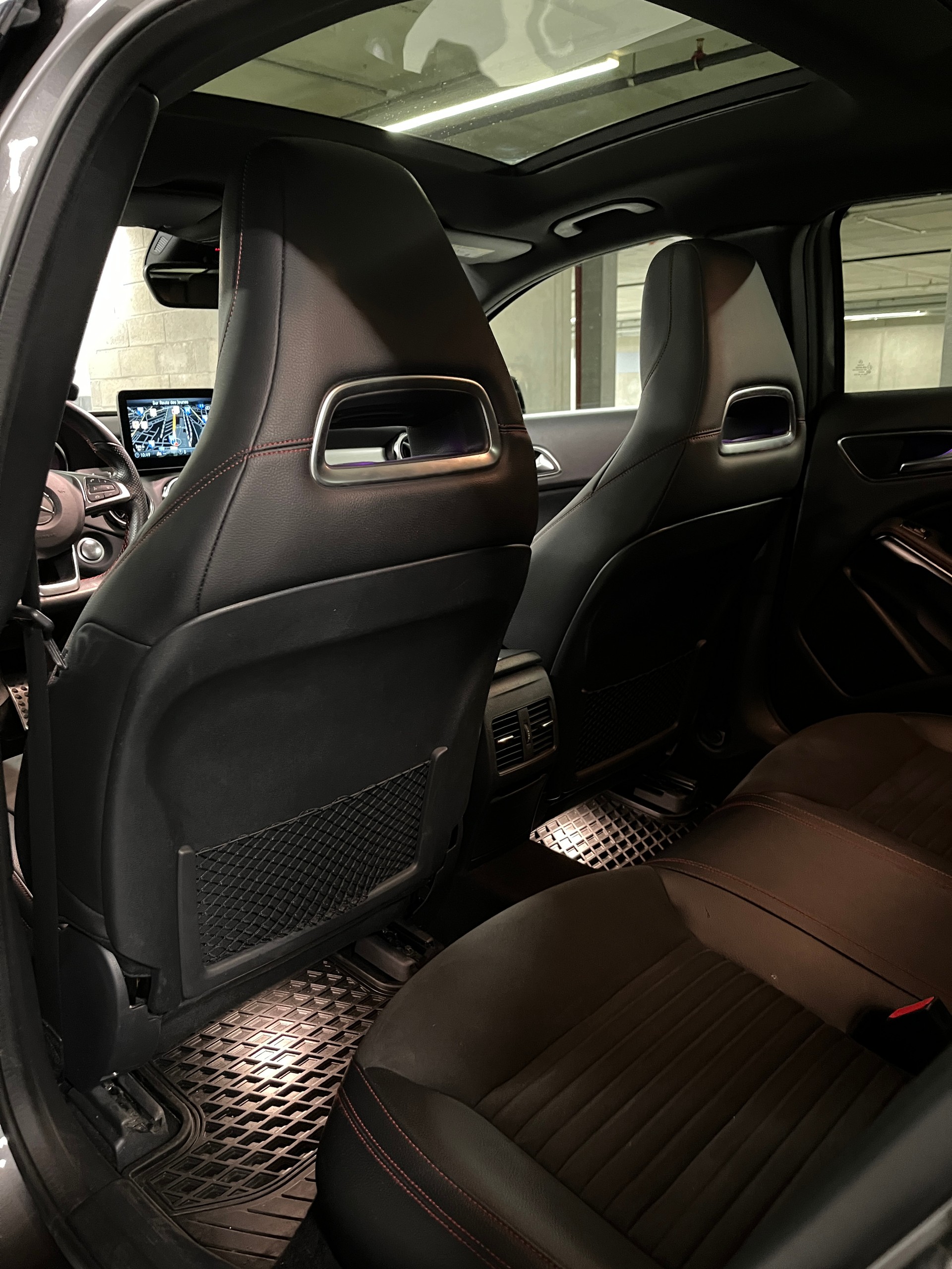 MERCEDES-BENZ GLA 220 AMG Line 4Matic 7G-DCT-image-13