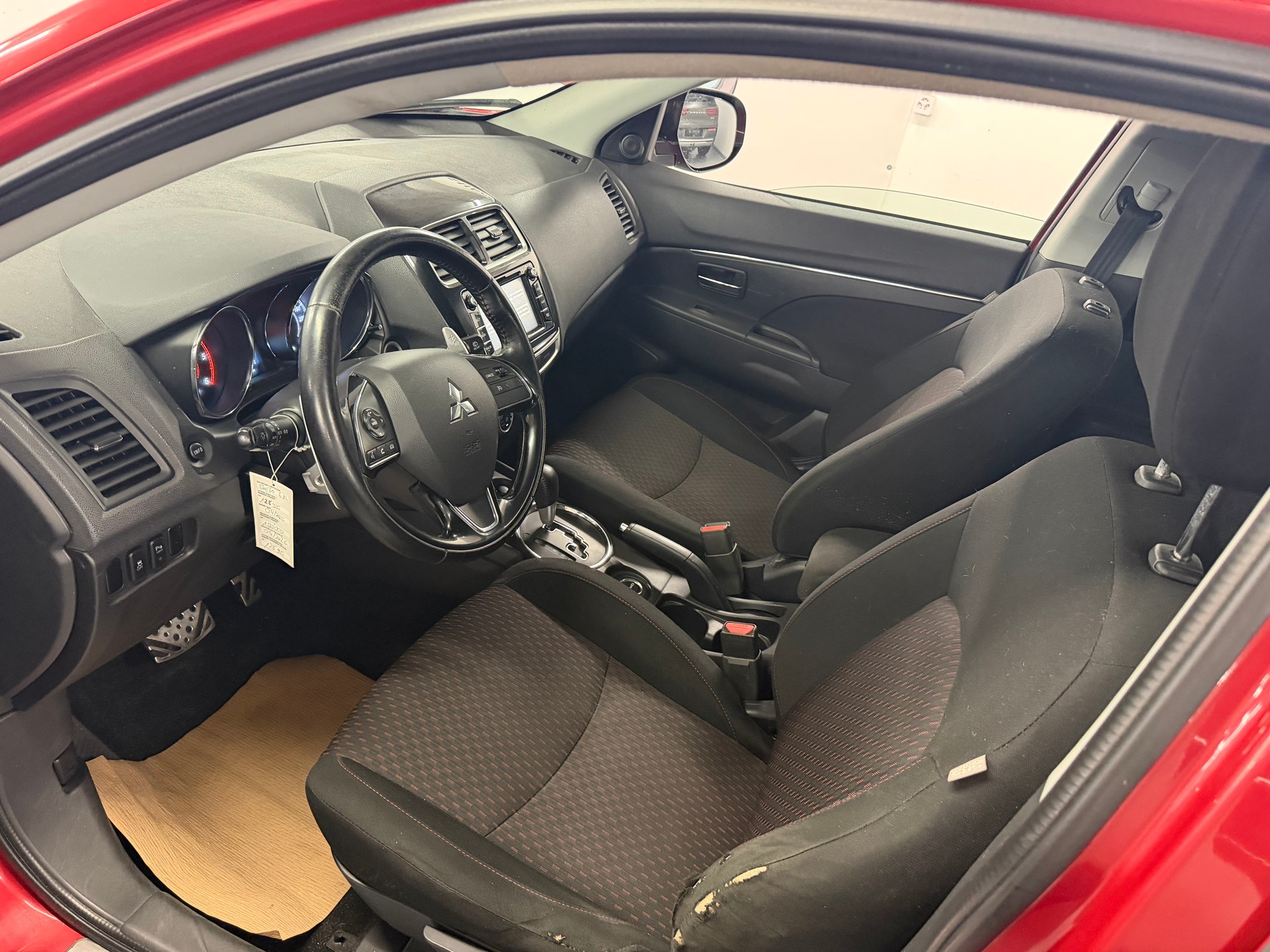 MITSUBISHI ASX 2.2 DID Diamond 4WD Automatic-image-6