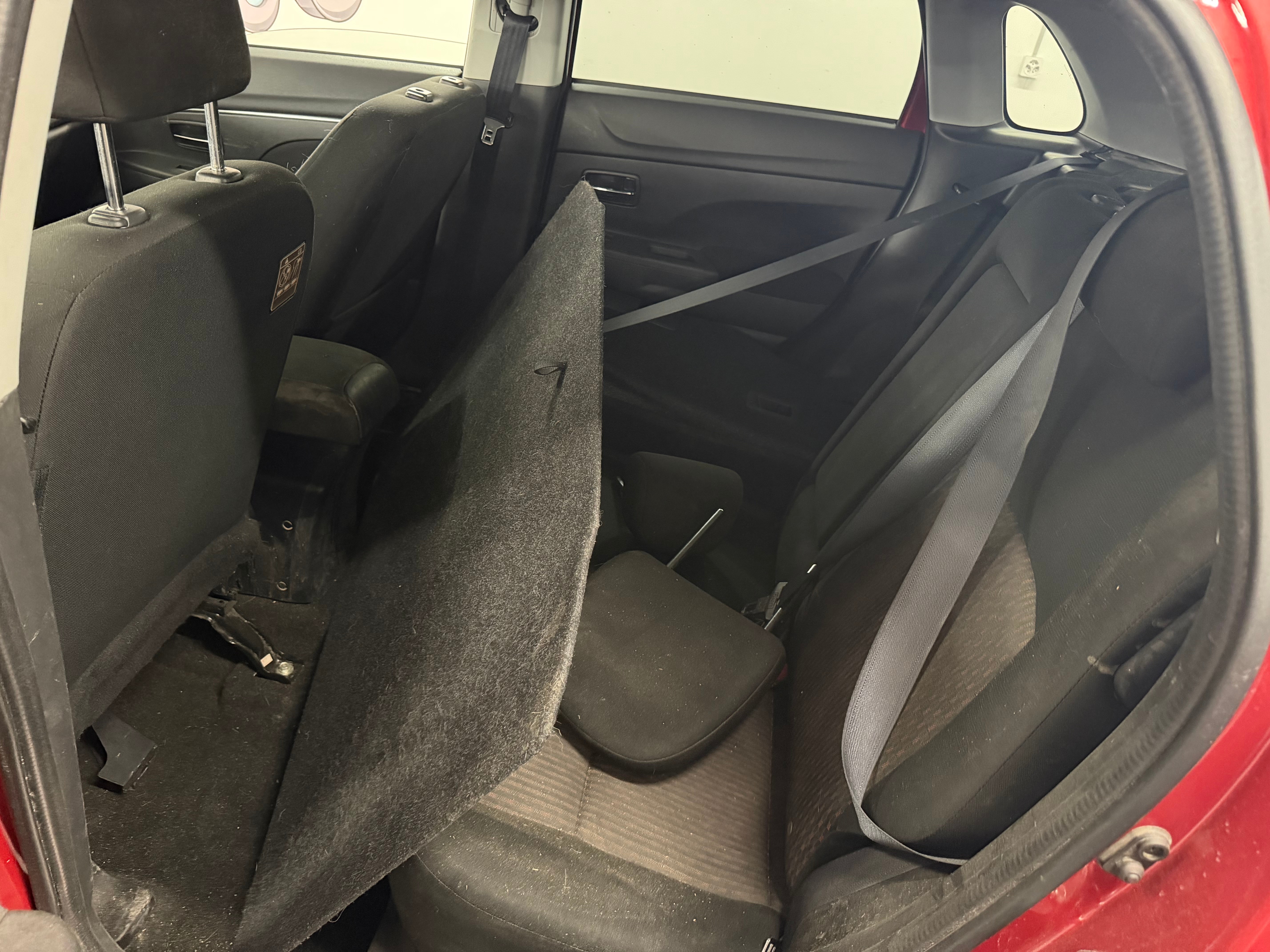 MITSUBISHI ASX 2.2 DID Diamond 4WD Automatic — slika 9
