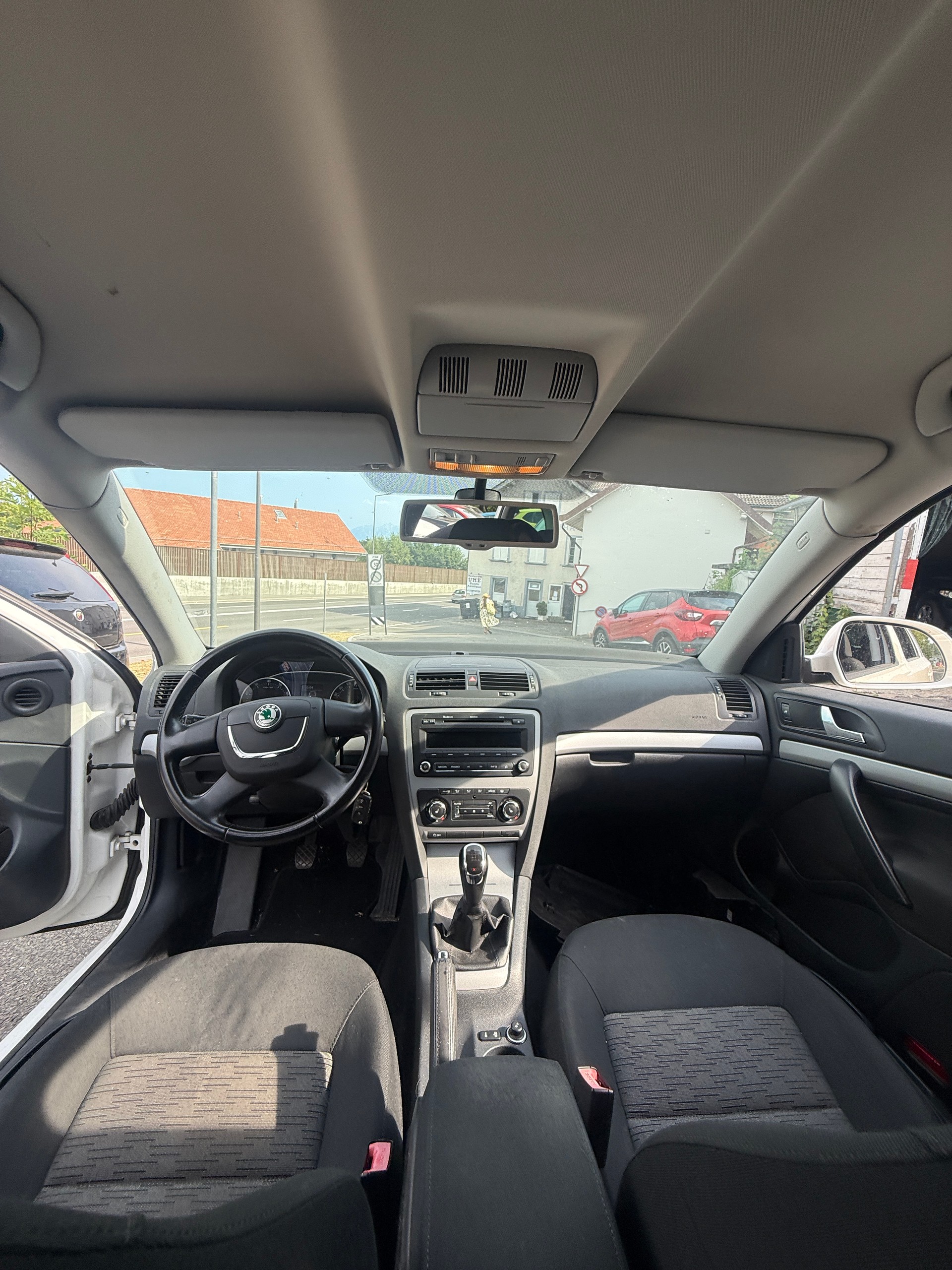 SKODA Octavia Combi 1.8 TSI Laurin & Klement 4x4-image-6