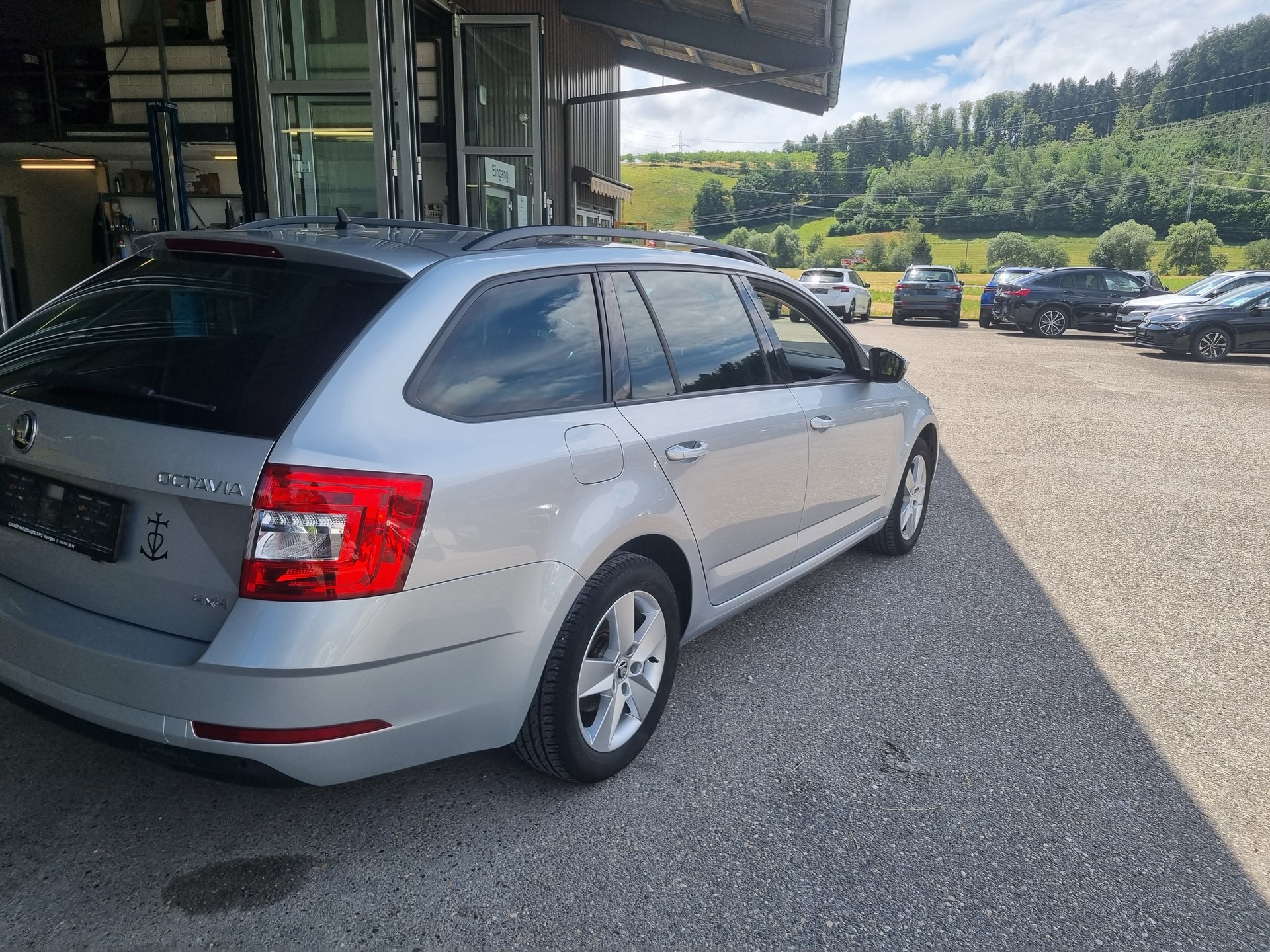 SKODA Octavia Combi 2.0 TDI Ambition 4x4 DSG-image-3