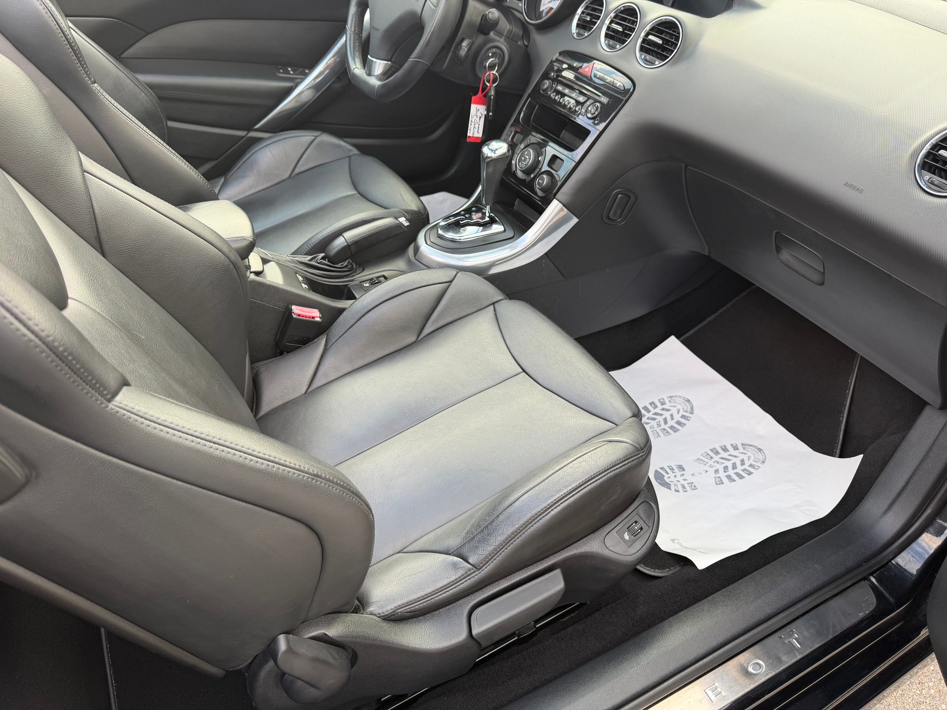 PEUGEOT 308 CC 1.6 16V Turbo Platinum Automatic-image-14