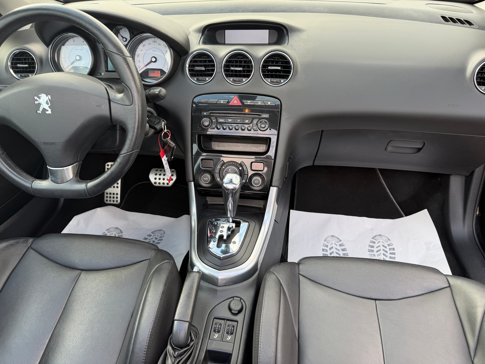 PEUGEOT 308 CC 1.6 16V Turbo Platinum Automatic-image-15