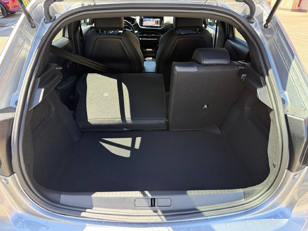 PEUGEOT 208 Hybrid 145 e-DCS6 GT-image-14