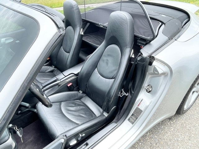 PORSCHE 911 Cabrio Carrera 4-image-5