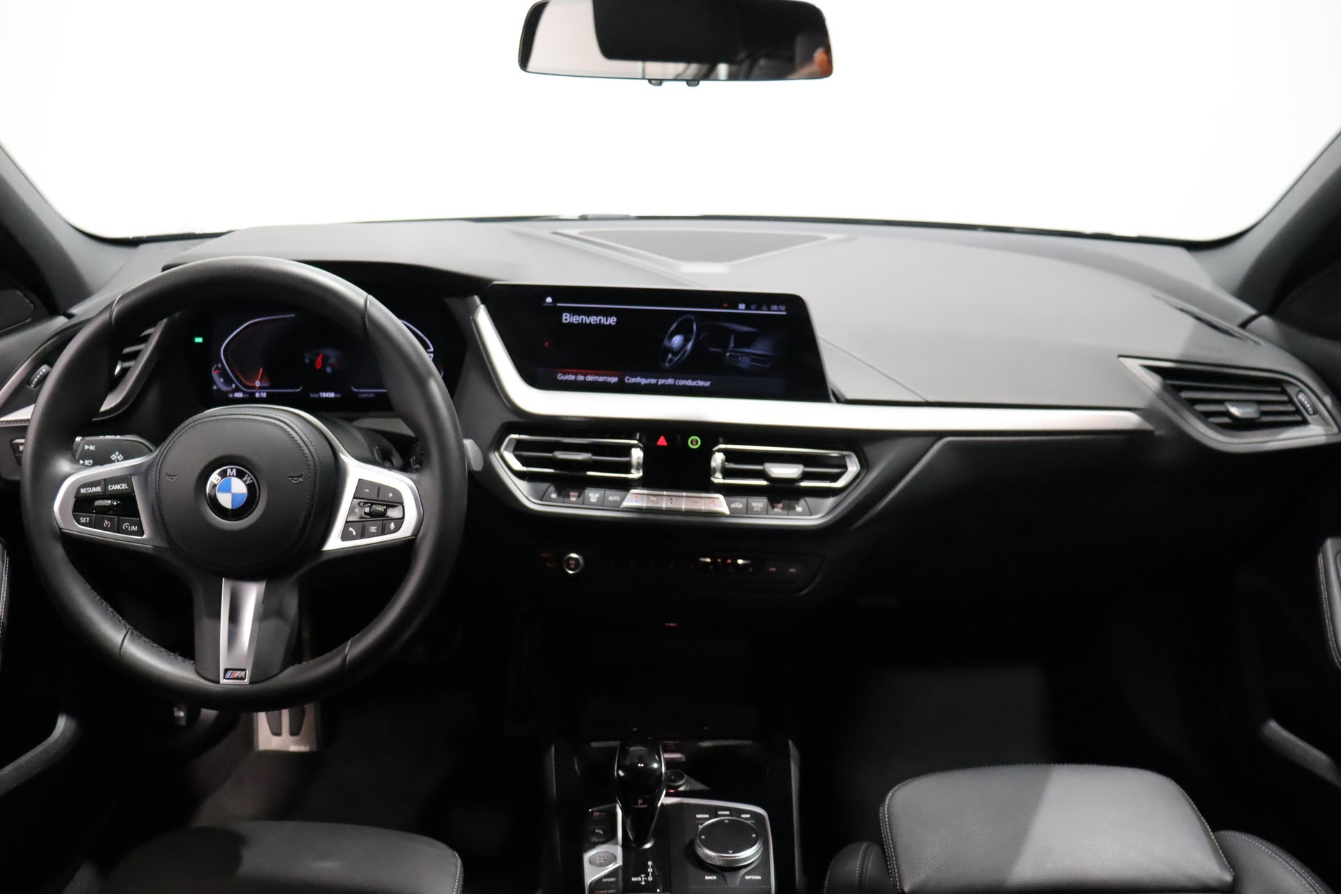 BMW 118i-image-9