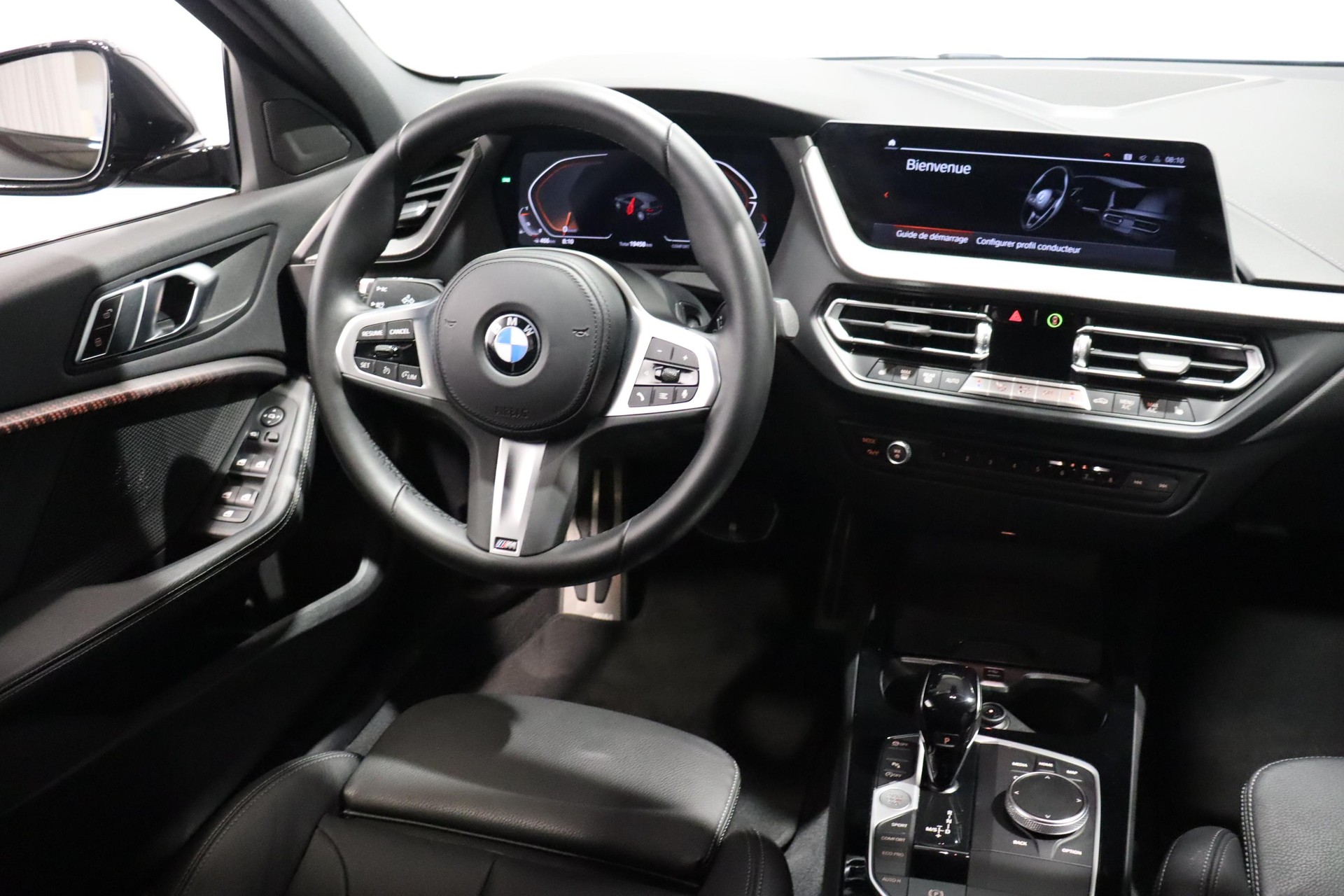 BMW 118i-image-7