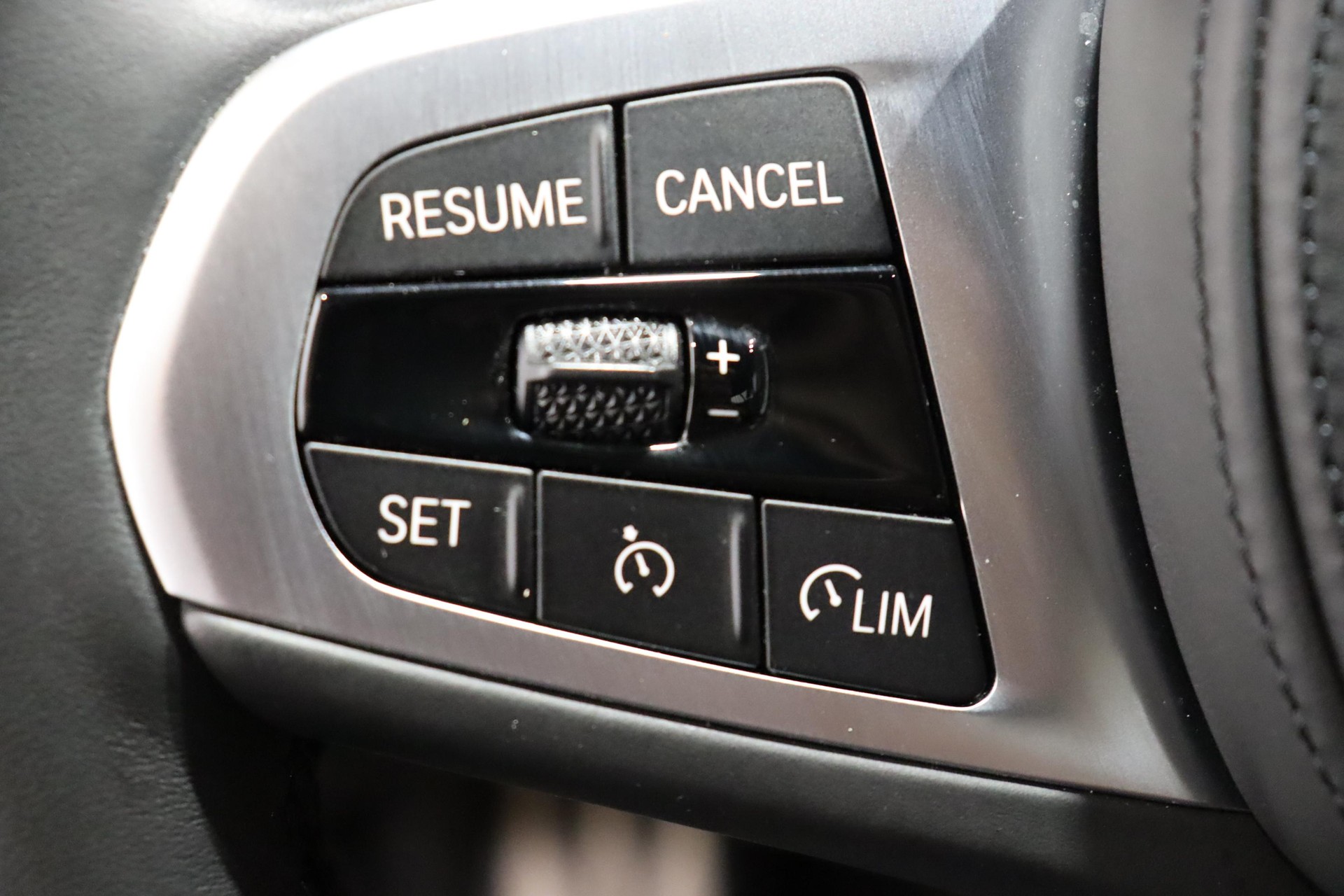 BMW 118i-image-15