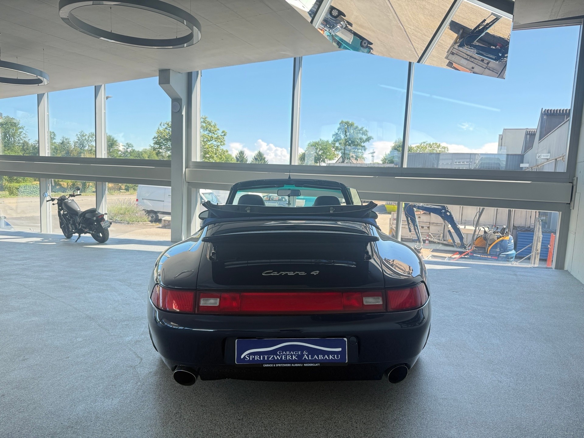 PORSCHE 911 Carrera 4 Cabrio-image-3