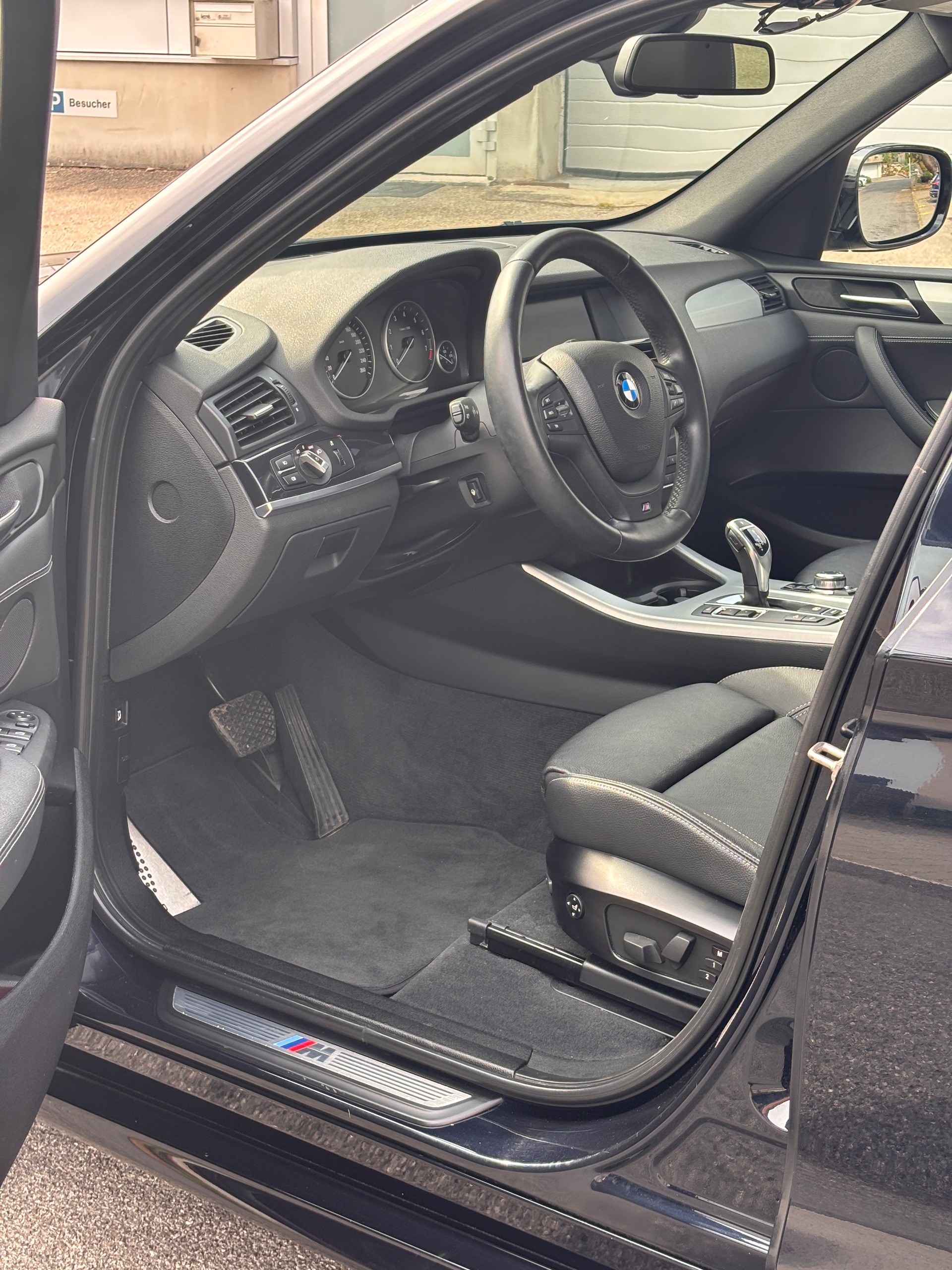 BMW 35i xDrive-image-4